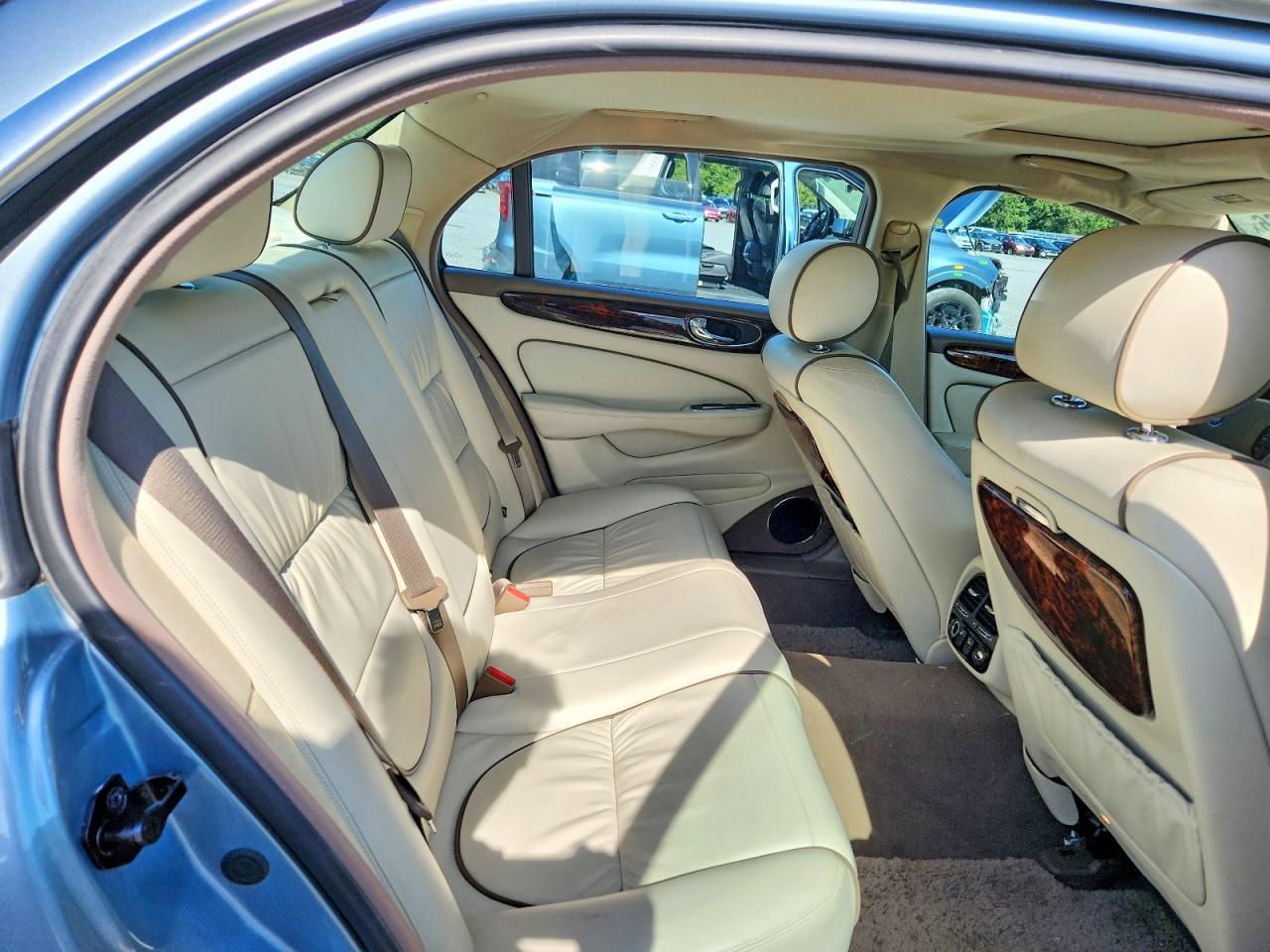 2005 Jaguar Vandenplas Blue vin: SAJWA82C95SG37689
