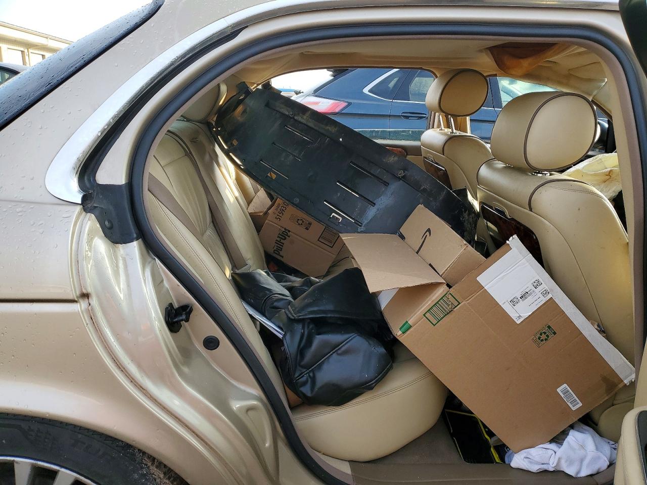 2005 Jaguar Vandenplas Tan vin: SAJWA82C95SG44464