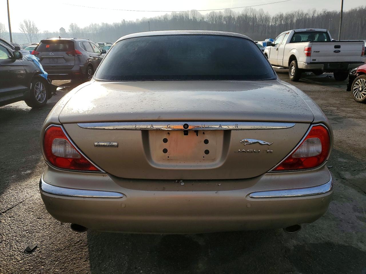 2005 Jaguar Vandenplas Tan vin: SAJWA82C95SG44464