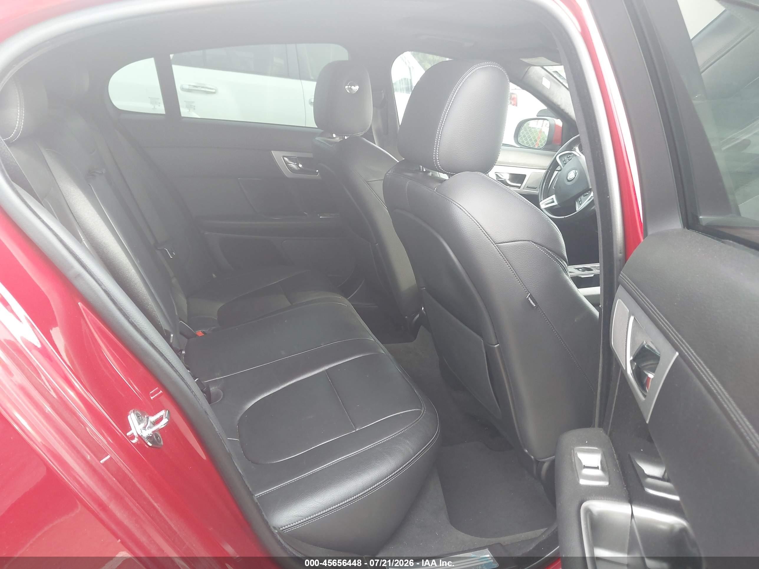 2015 Jaguar Xf 3.0 Portfolio/3.0 Sport Red vin: SAJWJ0FF5F8U60950
