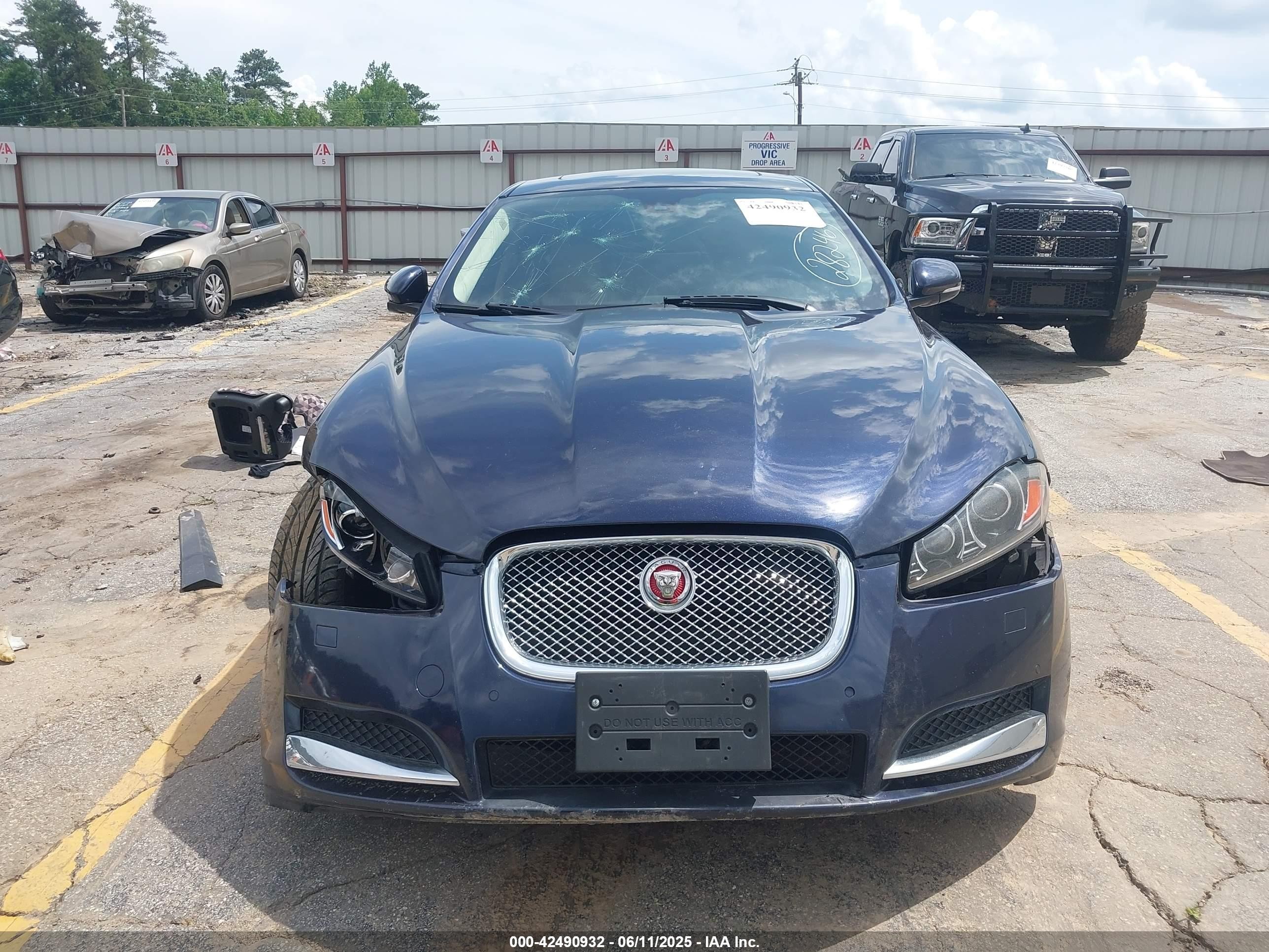 2015 Jaguar Xf 3.0 Portfolio/3.0 Sport Blue vin: SAJWJ0FFXF8U66596