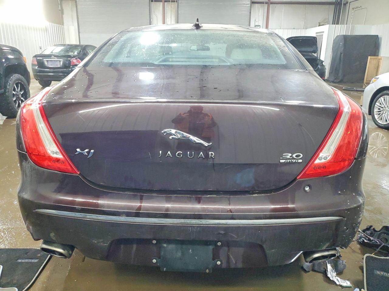 2013 Jaguar Xj Purple vin: SAJWJ1CD0D8V48570