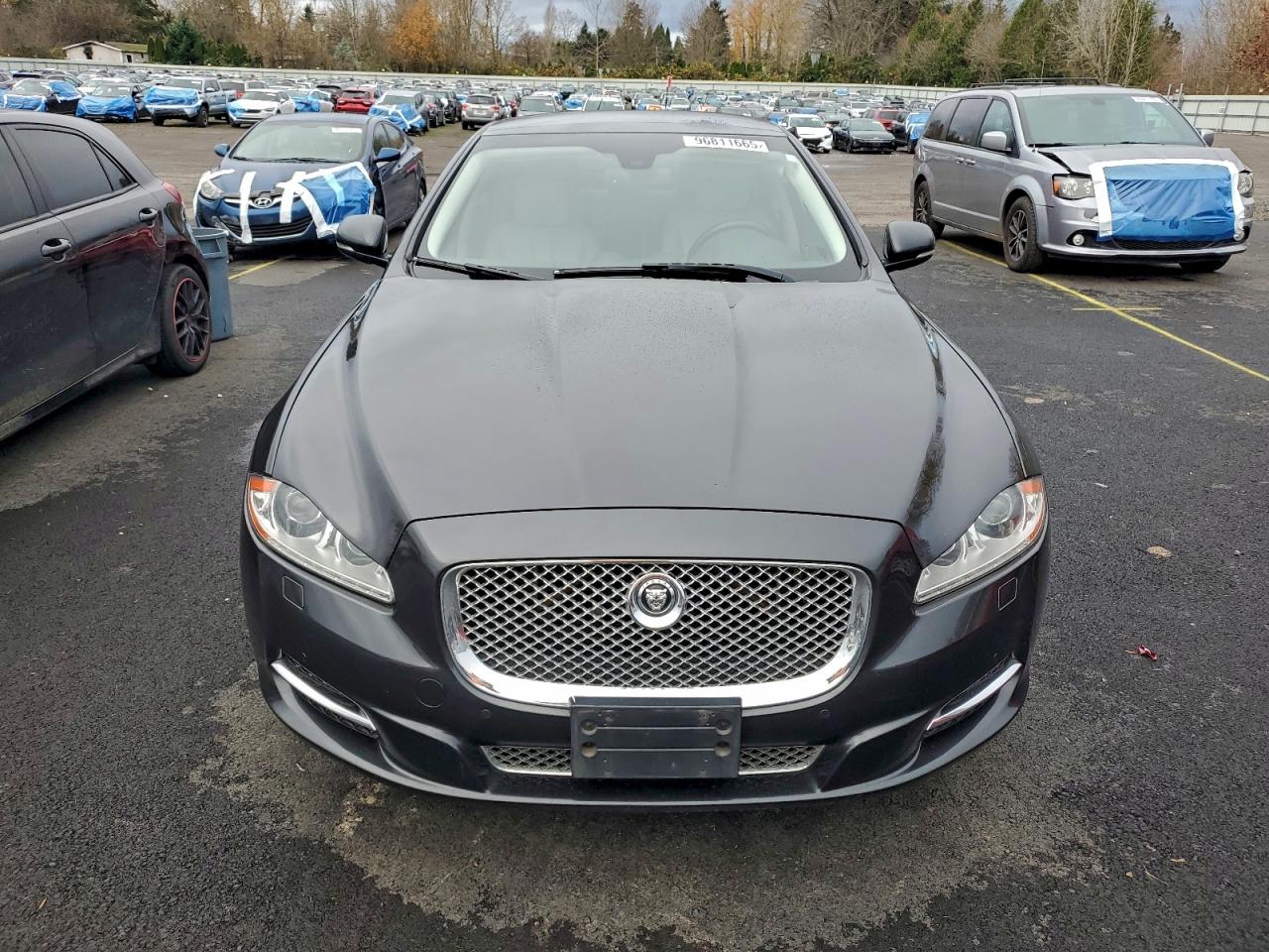 2013 Jaguar Xj Black vin: SAJWJ1CD1D8V44253