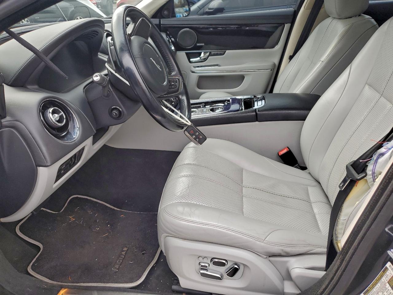2013 Jaguar Xj Black vin: SAJWJ1CD1D8V44253