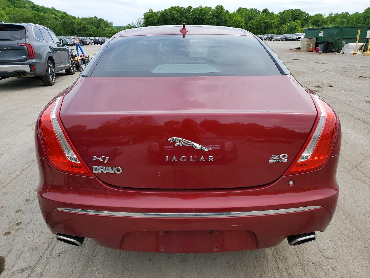 2013 Jaguar Xj Red vin: SAJWJ1CD2D8V49221