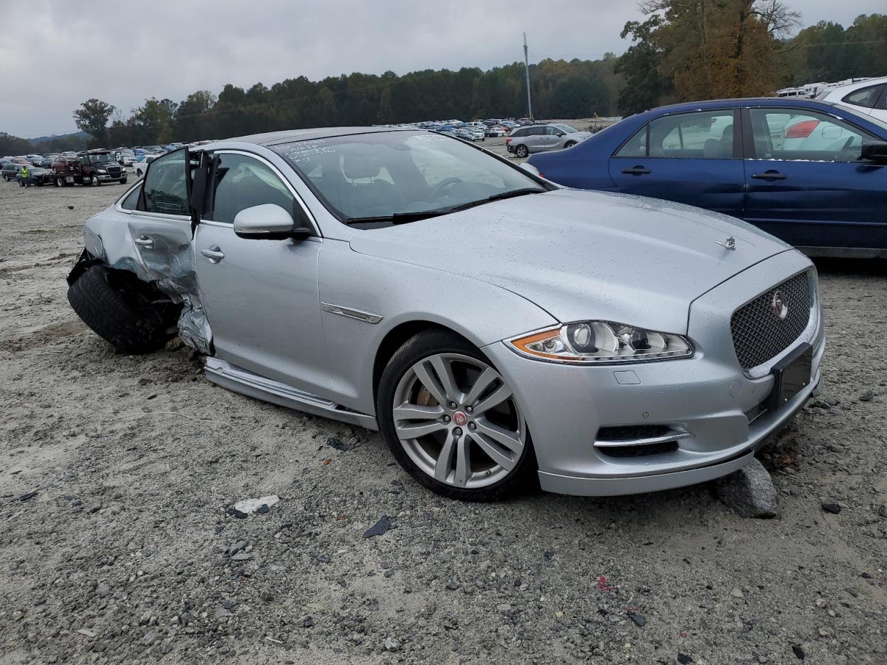 2015 Jaguar Xj Silver vin: SAJWJ1CD3F8V85440