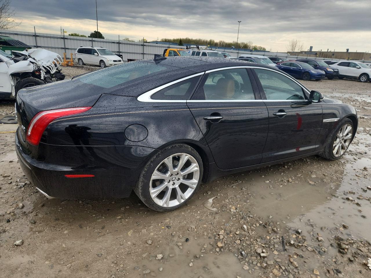 2013 Jaguar Xj Black vin: SAJWJ1CD4D8V45431