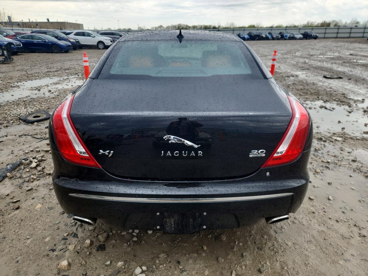 2013 Jaguar Xj Black vin: SAJWJ1CD4D8V45431