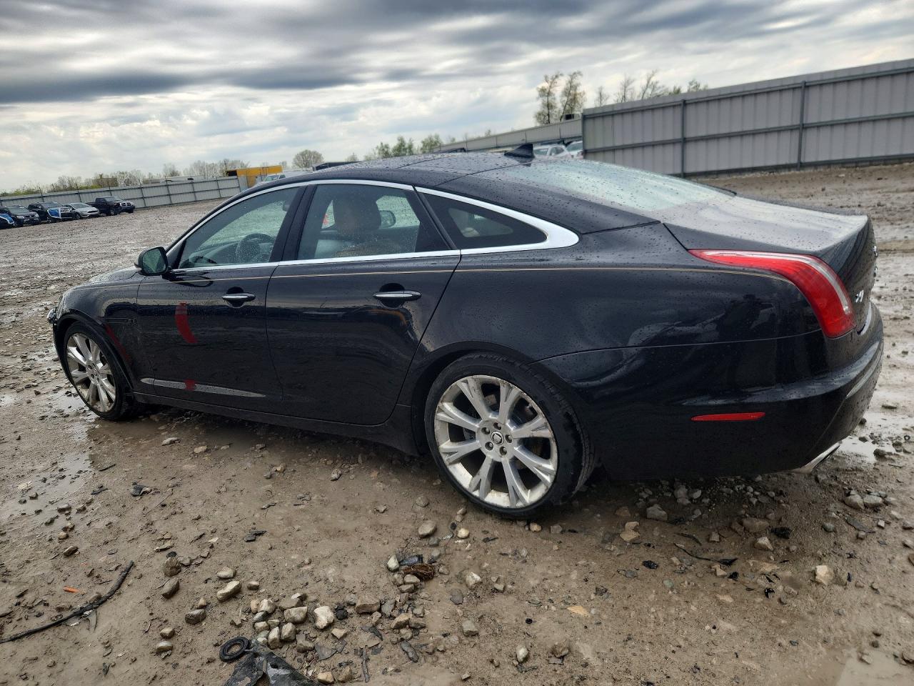 2013 Jaguar Xj Black vin: SAJWJ1CD4D8V45431