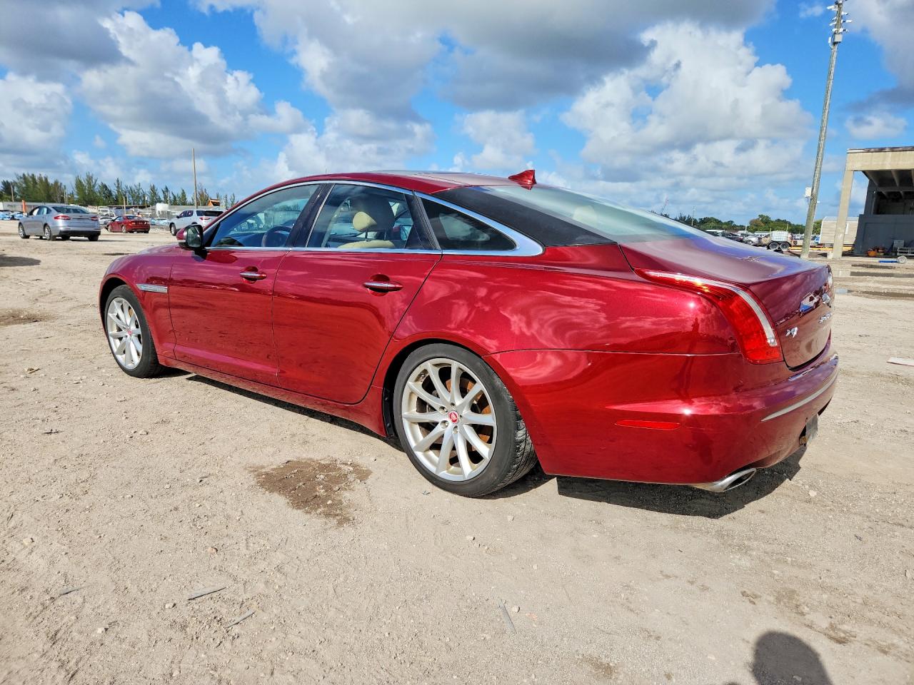2014 Jaguar Xj Red vin: SAJWJ1CD4E8V66006