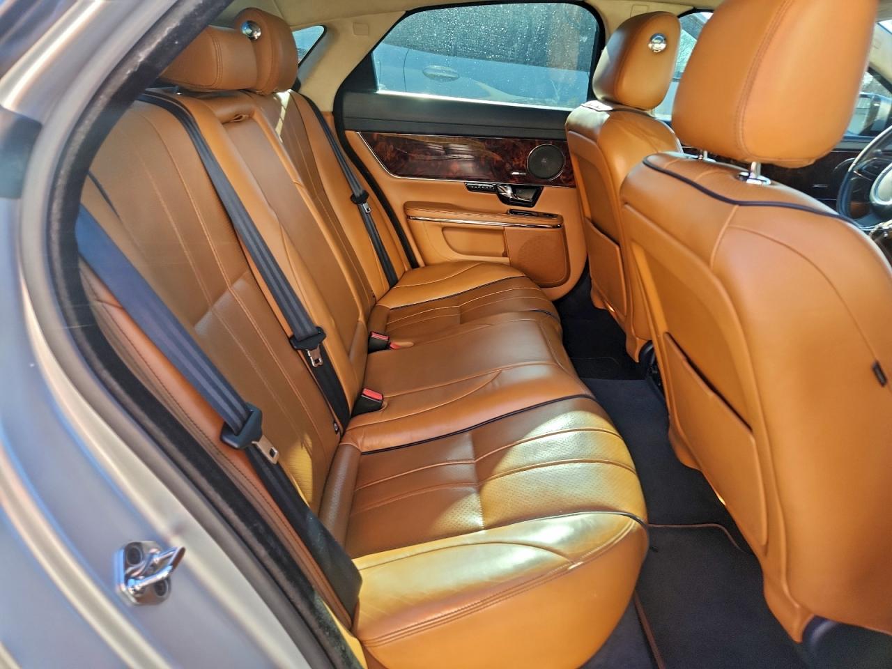 2013 Jaguar Xj Silver vin: SAJWJ1CD5D8V49021