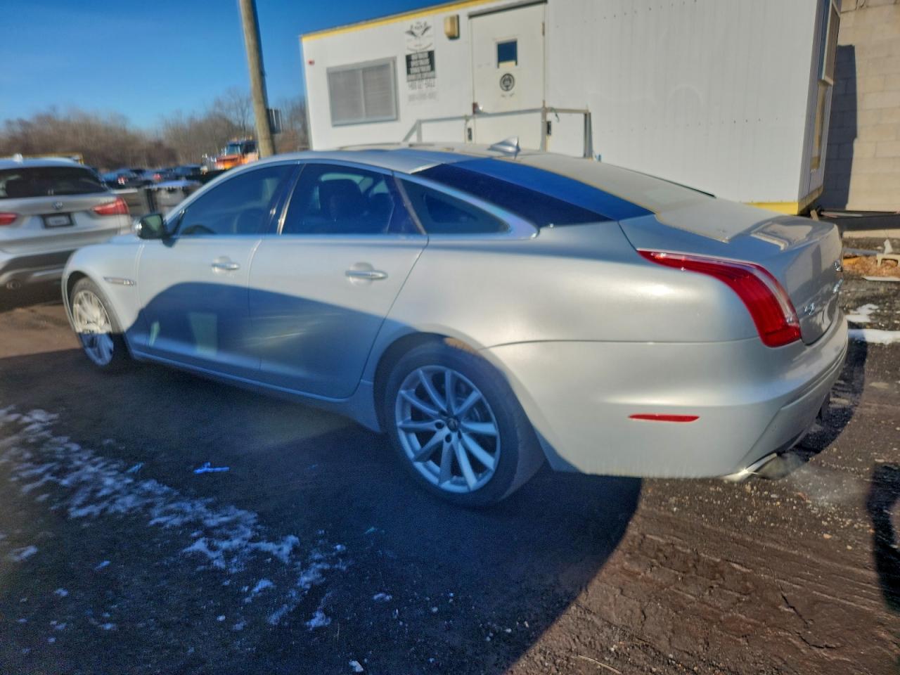 2013 Jaguar Xj Silver vin: SAJWJ1CD5D8V49021