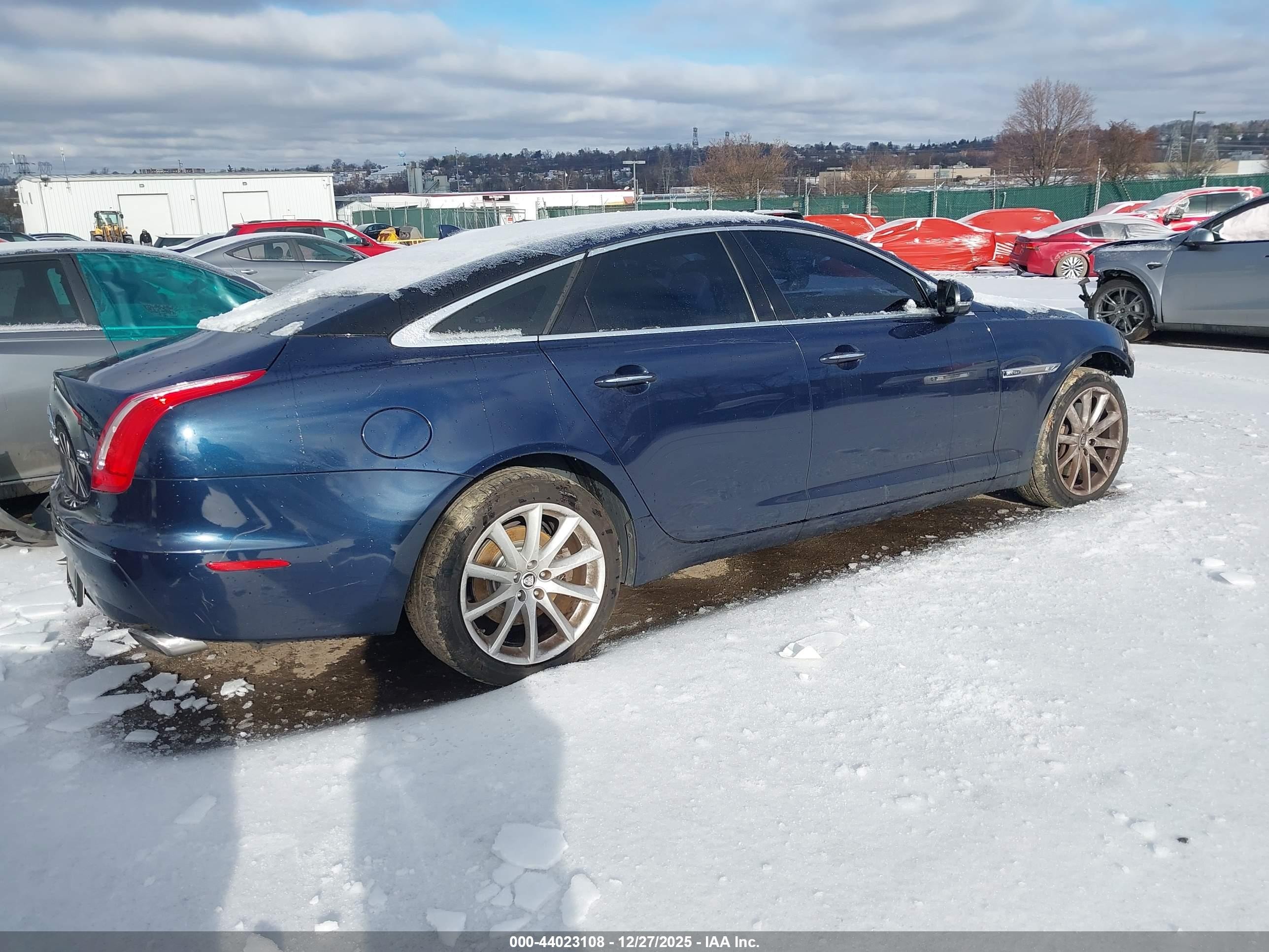 2013 Jaguar Xj   Dark Blue vin: SAJWJ1CD5D8V50816