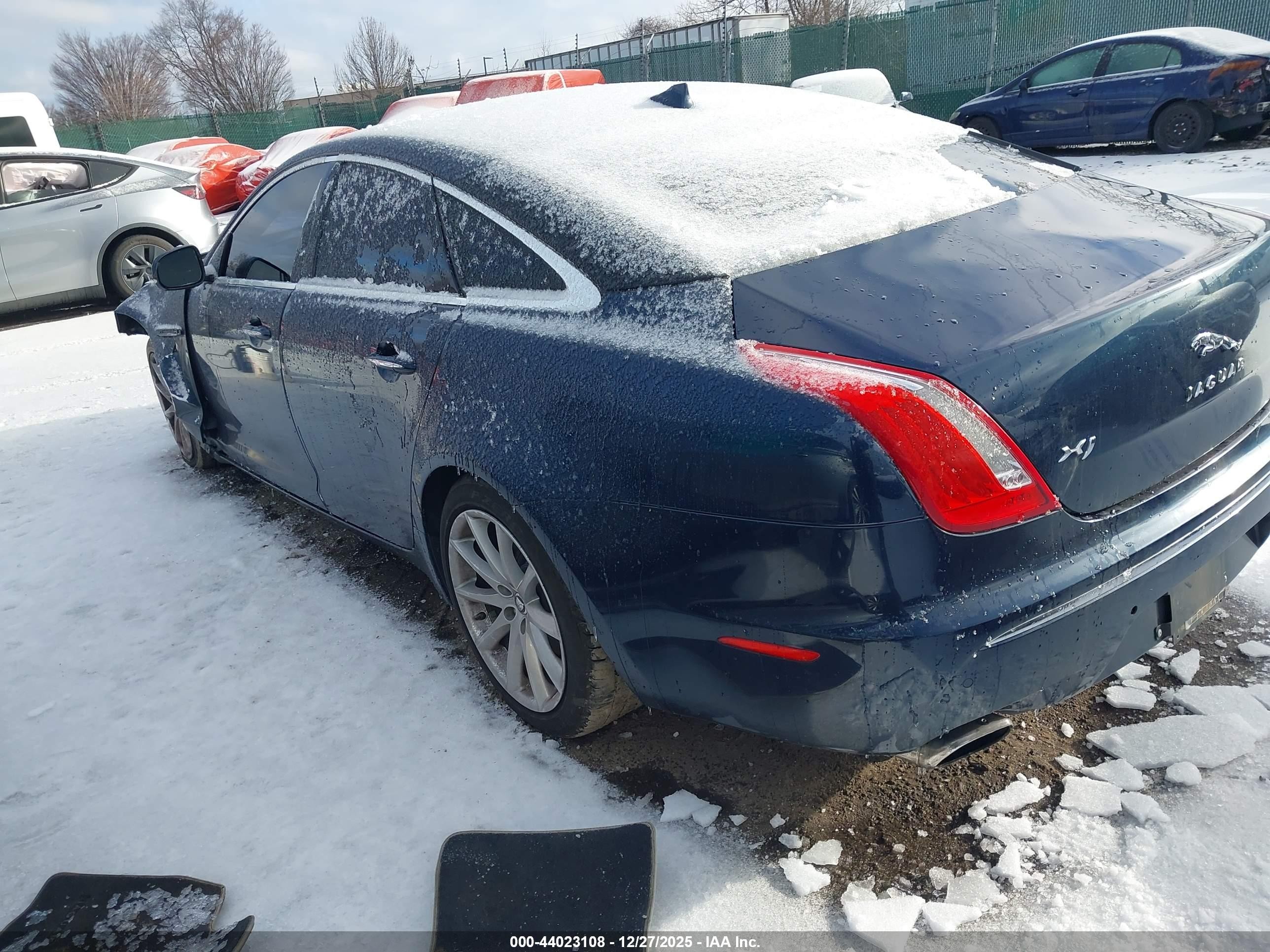 2013 Jaguar Xj   Dark Blue vin: SAJWJ1CD5D8V50816