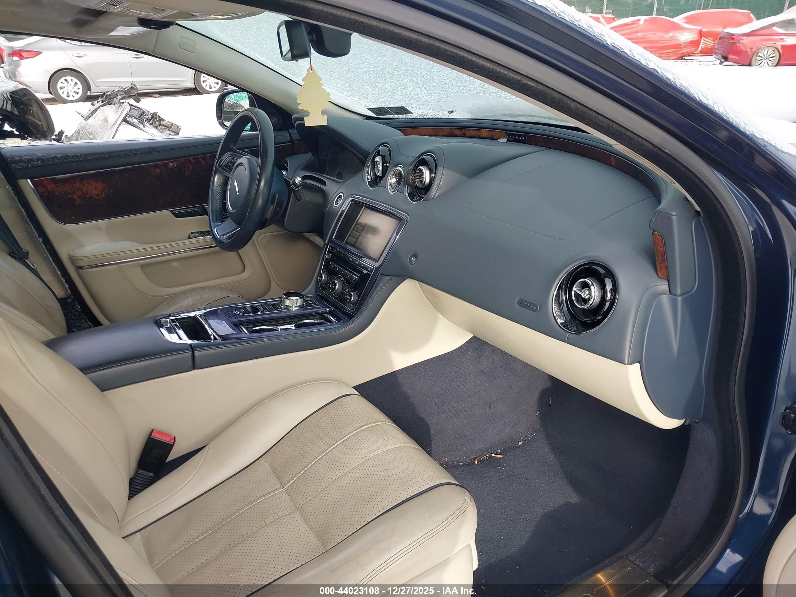 2013 Jaguar Xj   Dark Blue vin: SAJWJ1CD5D8V50816