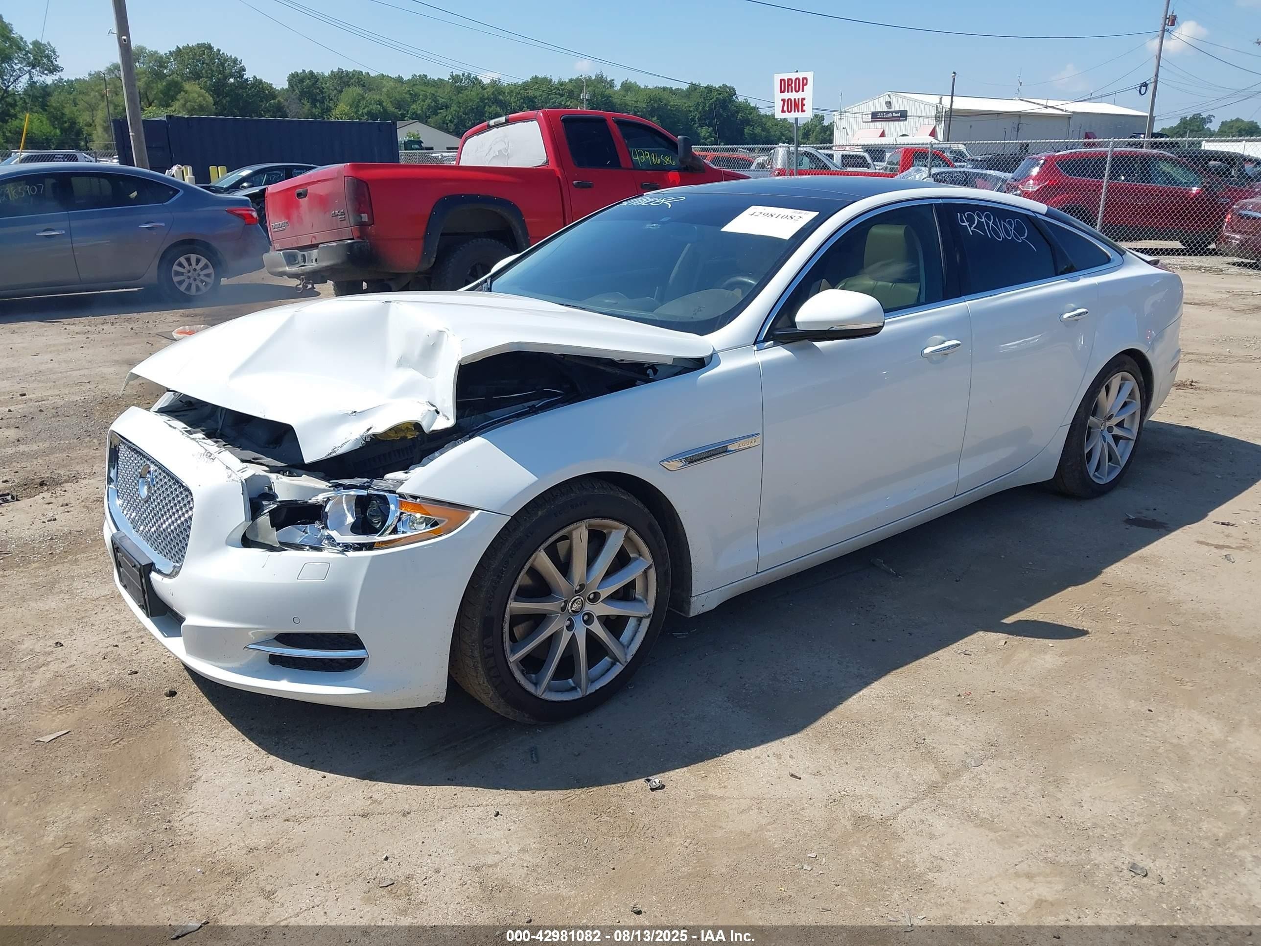 2013 Jaguar Xj   White vin: SAJWJ1CD5D8V51769