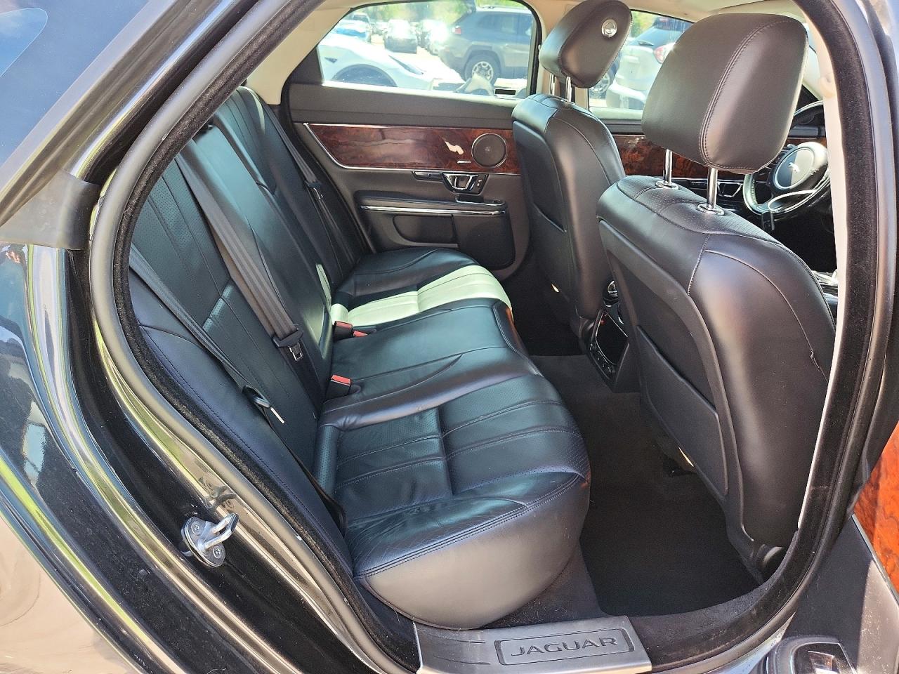 2015 Jaguar Xj Gray vin: SAJWJ1CD6F8V77865
