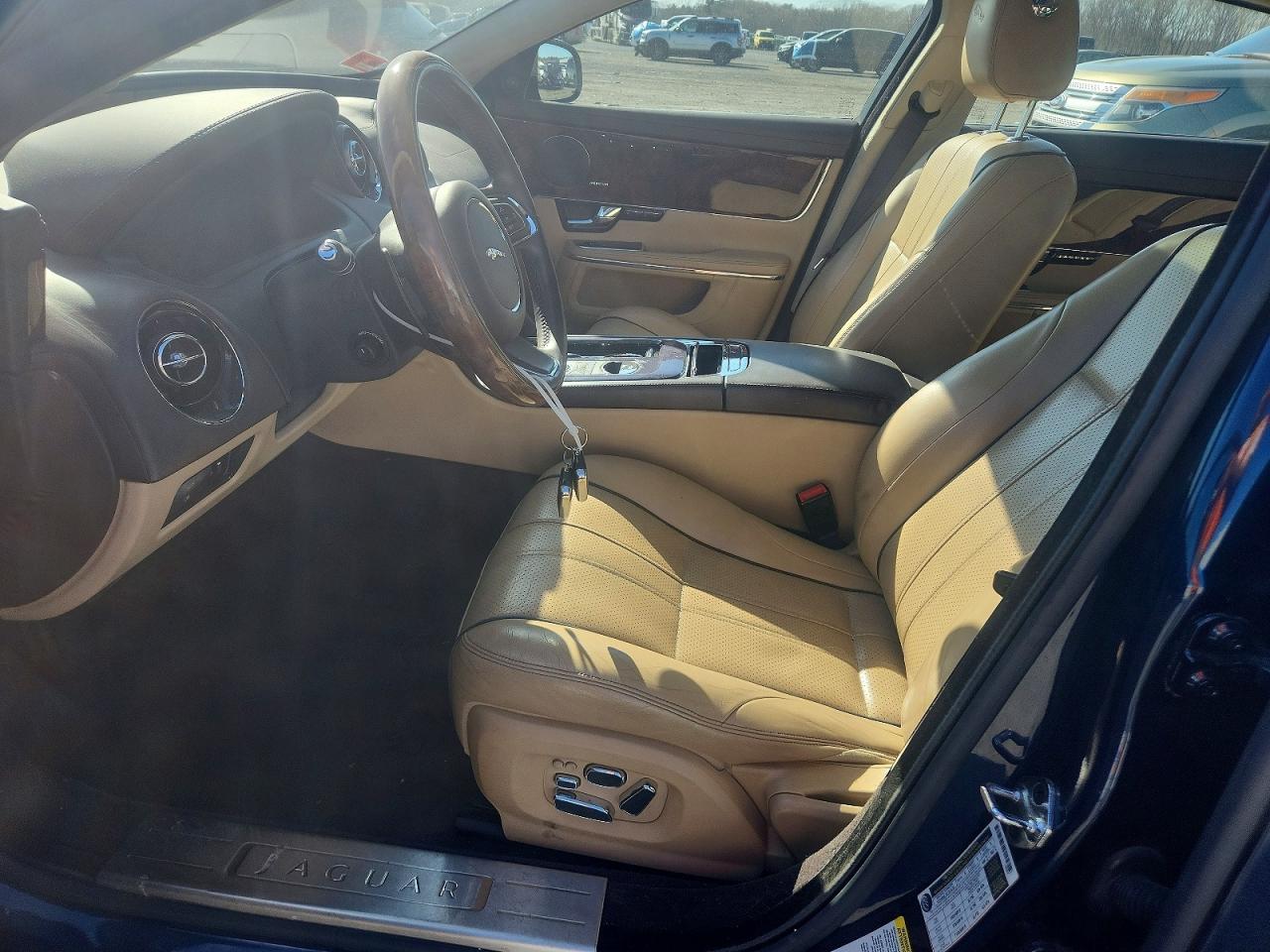 2013 Jaguar Xj Blue vin: SAJWJ1CD7D8V47268