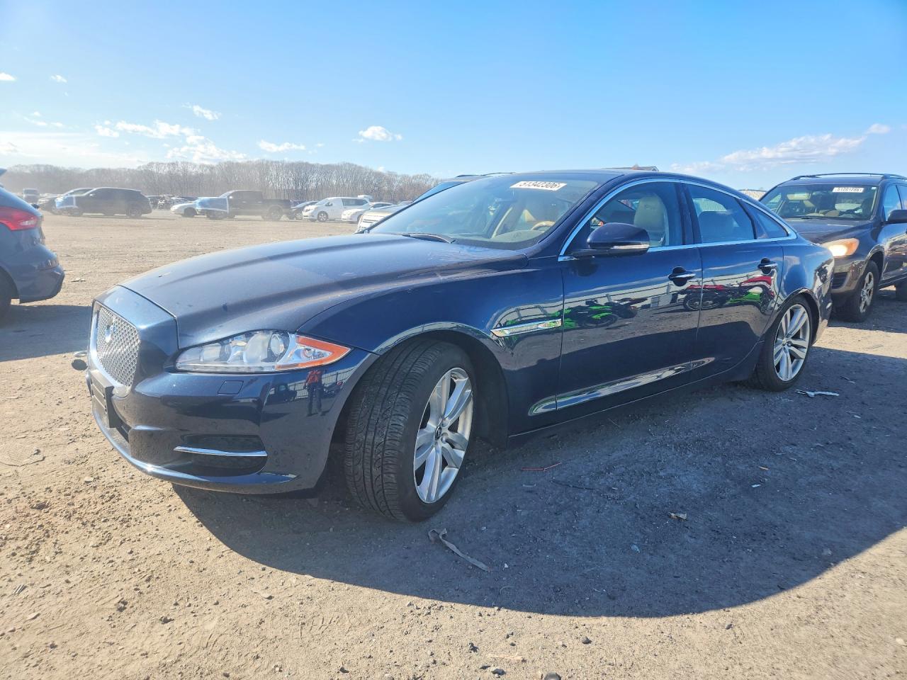 2013 Jaguar Xj Blue vin: SAJWJ1CD7D8V47268