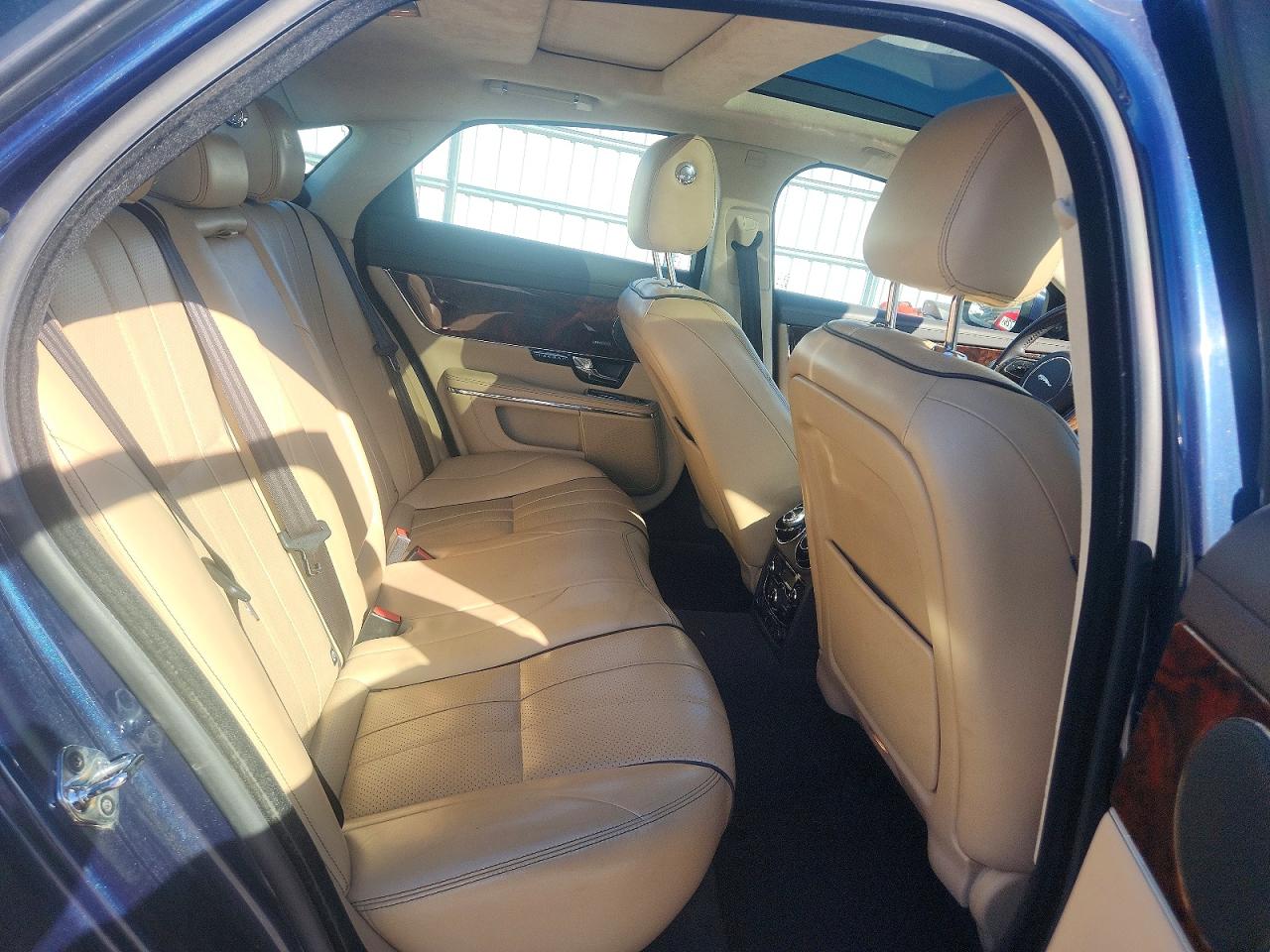 2013 Jaguar Xj Blue vin: SAJWJ1CD7D8V47268