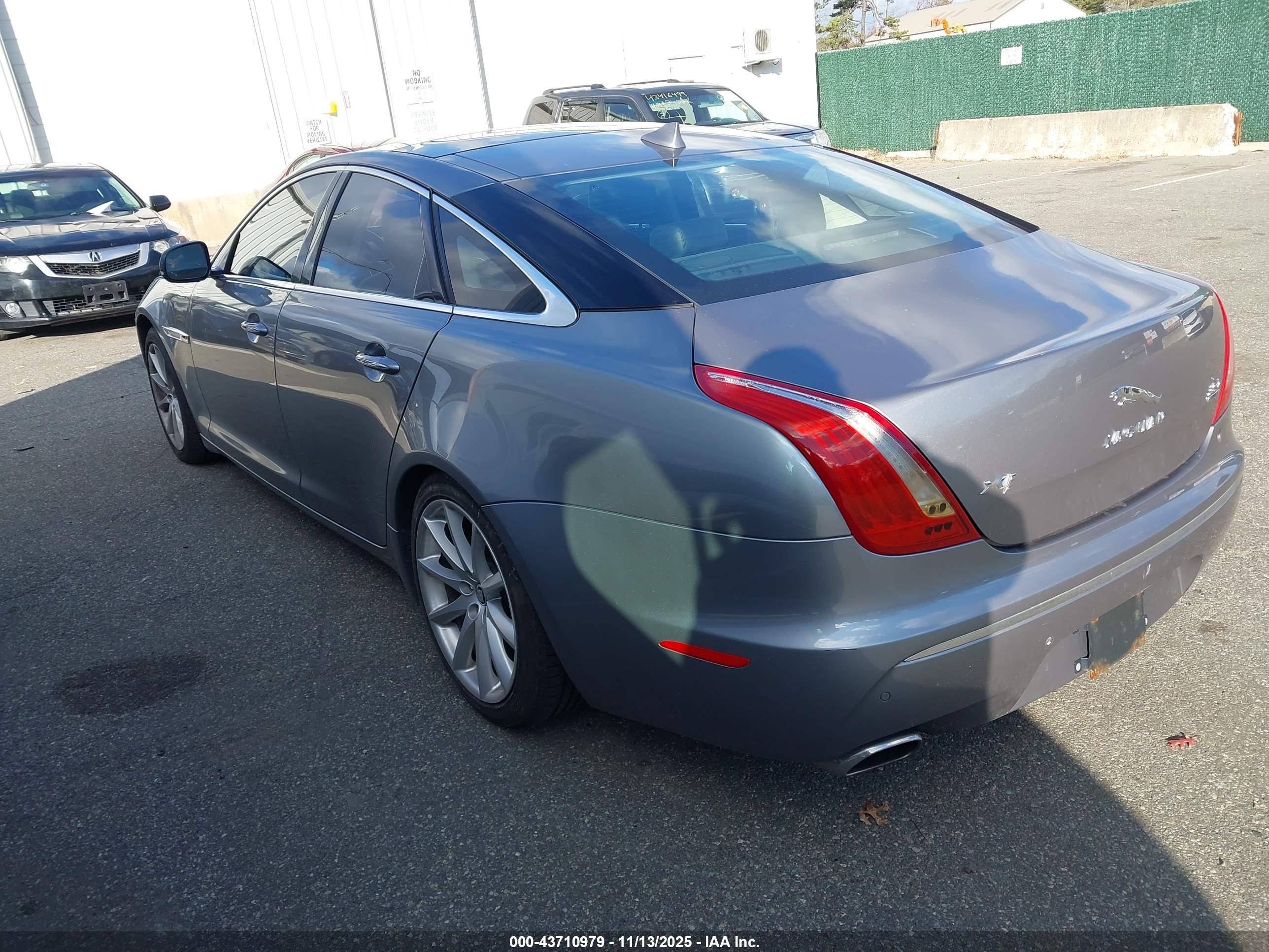 2013 Jaguar Xj   Gray vin: SAJWJ1CD7D8V55287