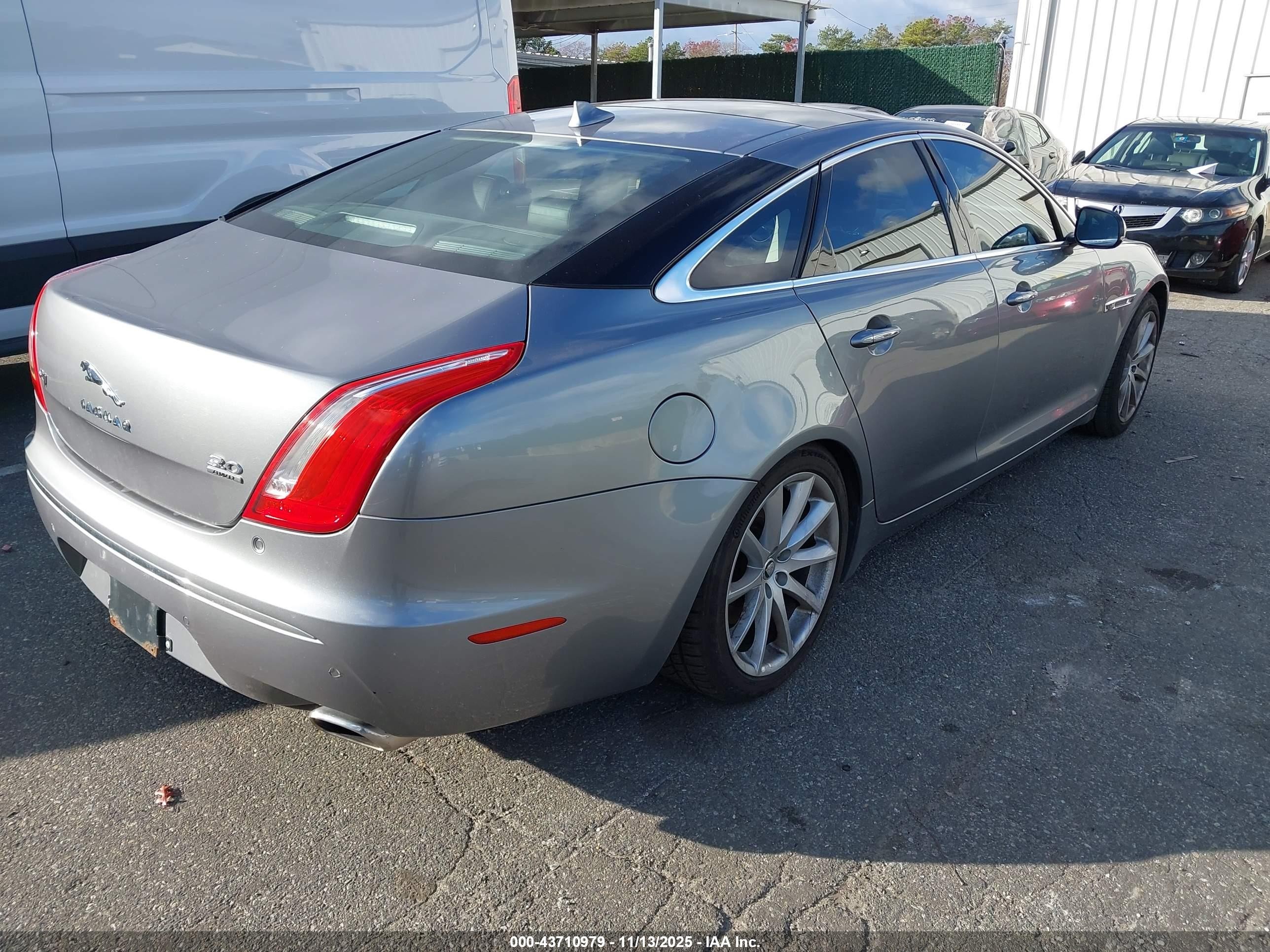 2013 Jaguar Xj   Gray vin: SAJWJ1CD7D8V55287