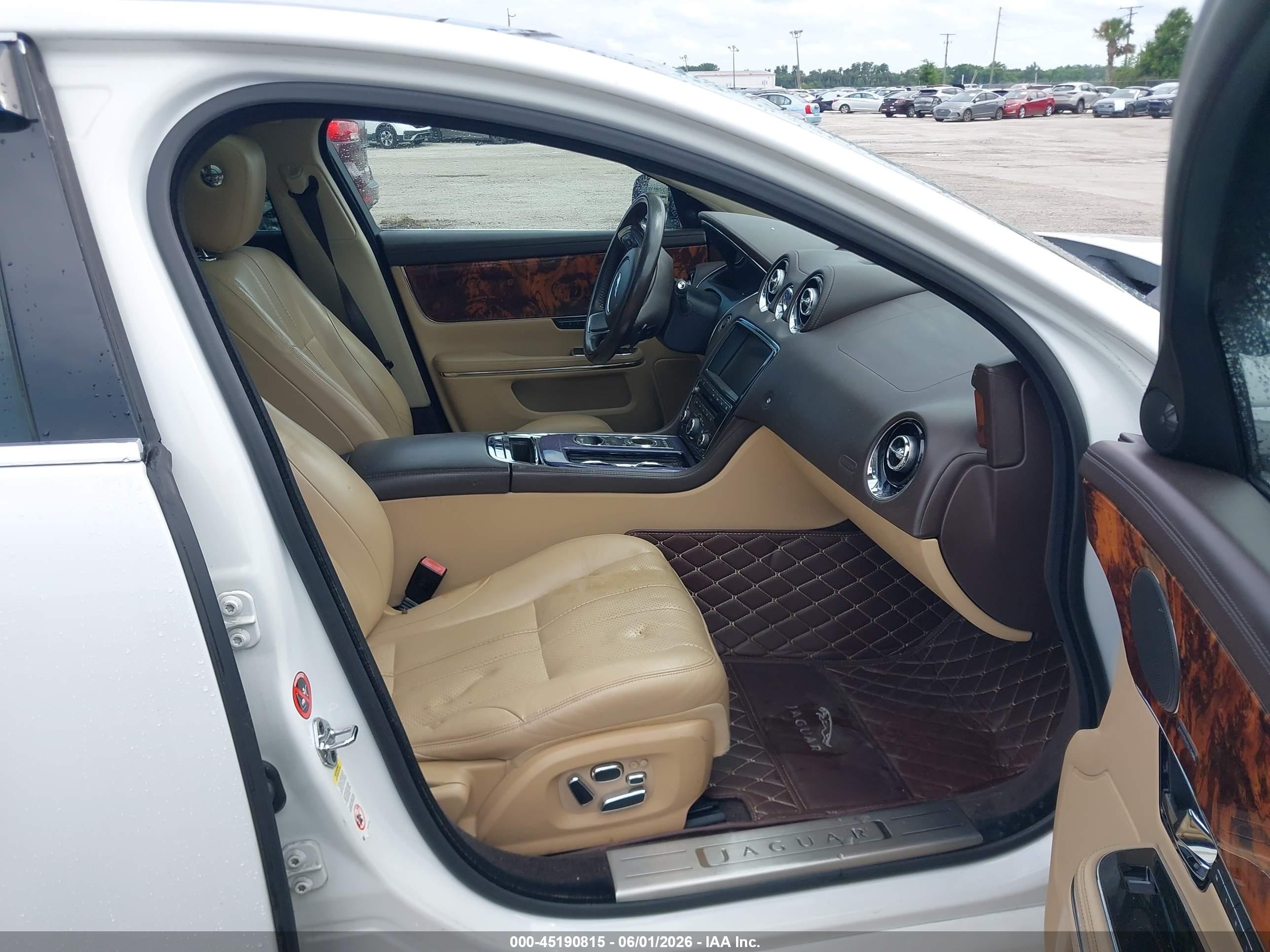 2013 Jaguar Xj   White vin: SAJWJ1CD8D8V47635