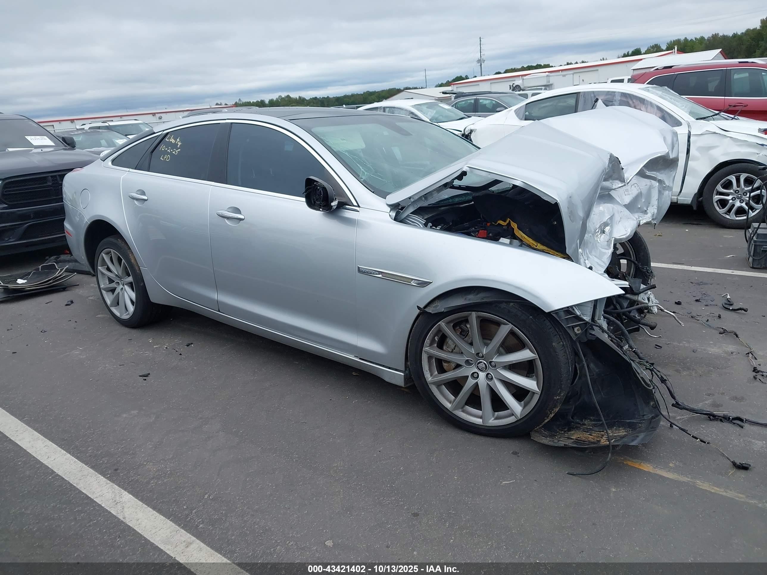 2013 Jaguar Xj   Silver vin: SAJWJ1CDXD8V49919