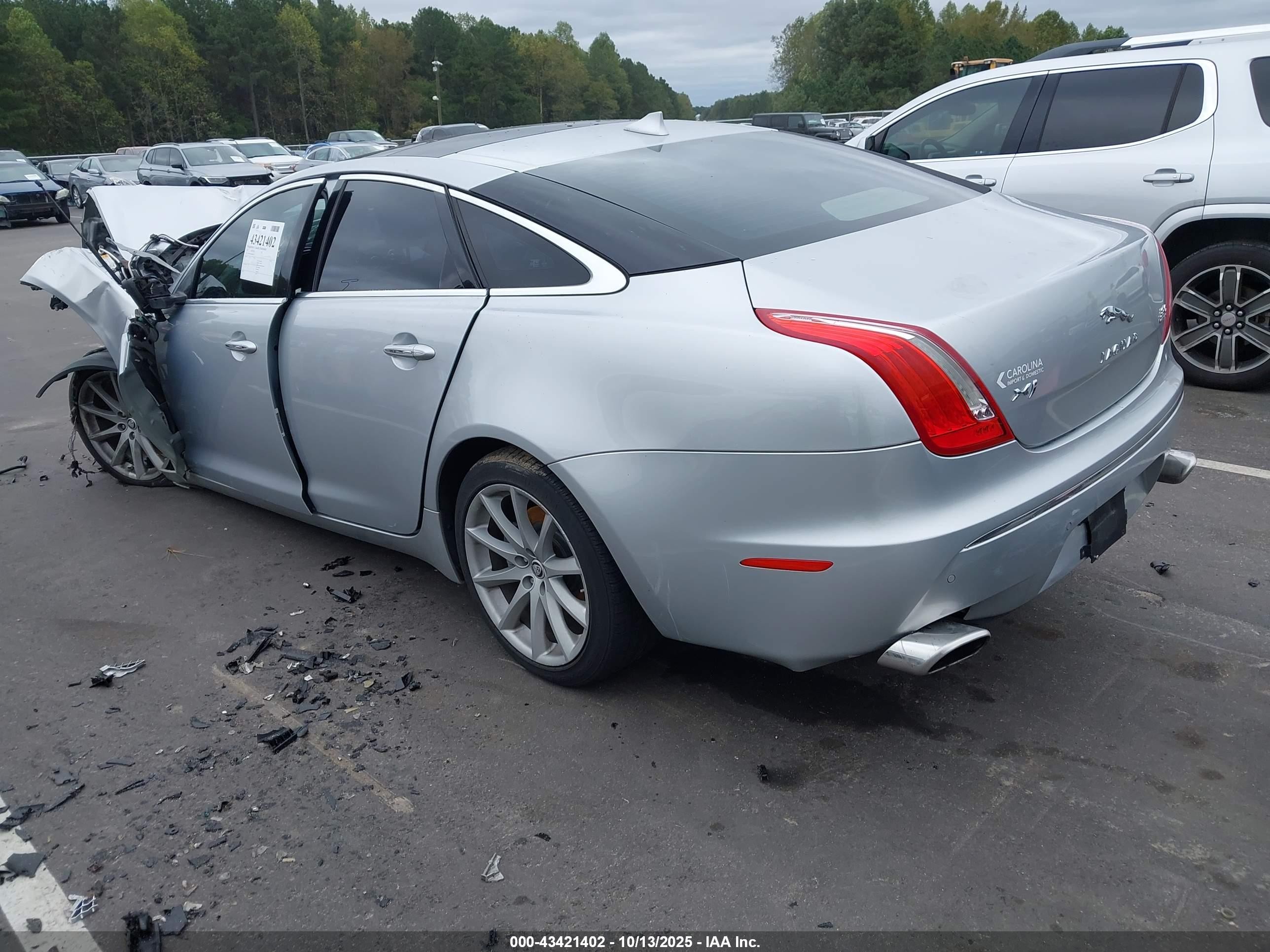 2013 Jaguar Xj   Silver vin: SAJWJ1CDXD8V49919