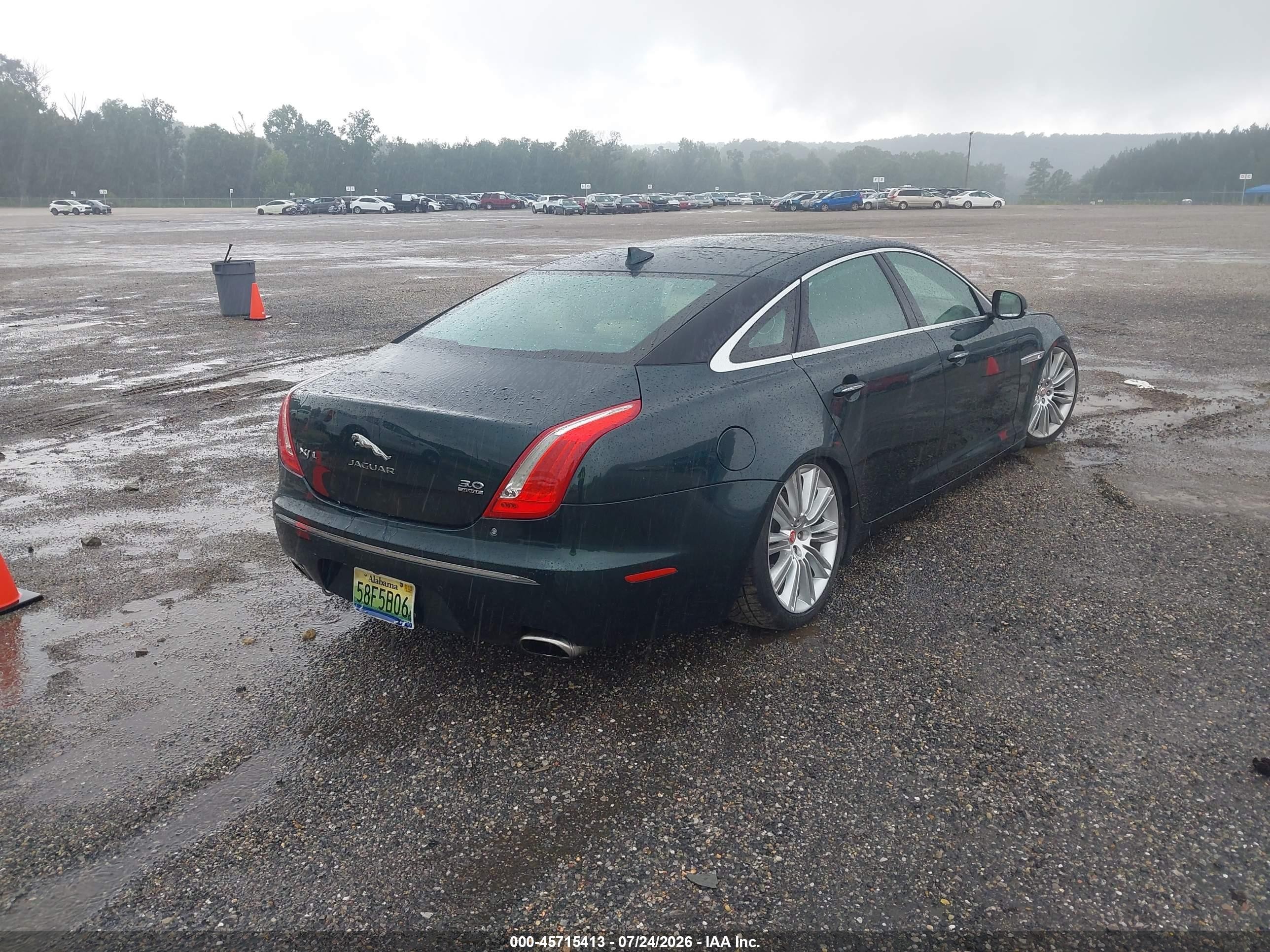 2015 Jaguar Xj Xjl Portfolio Green vin: SAJWJ2GD0F8V83385