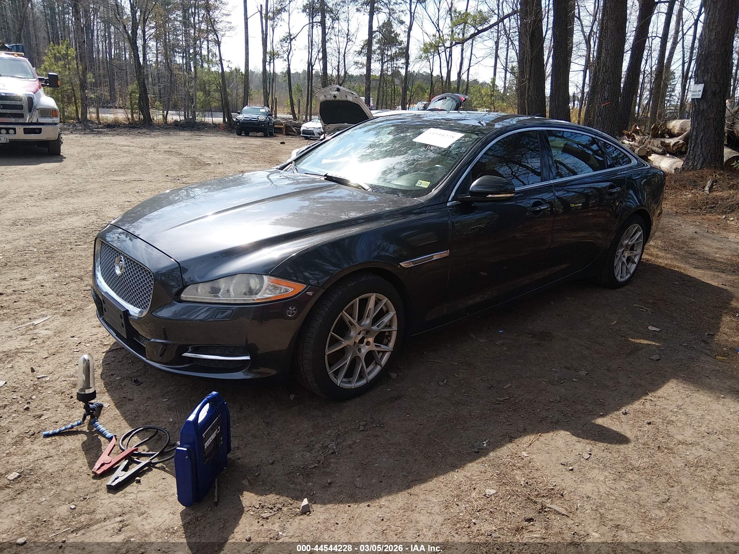 2013 Jaguar Xj Xjl Portfolio Black vin: SAJWJ2GD1D8V45709