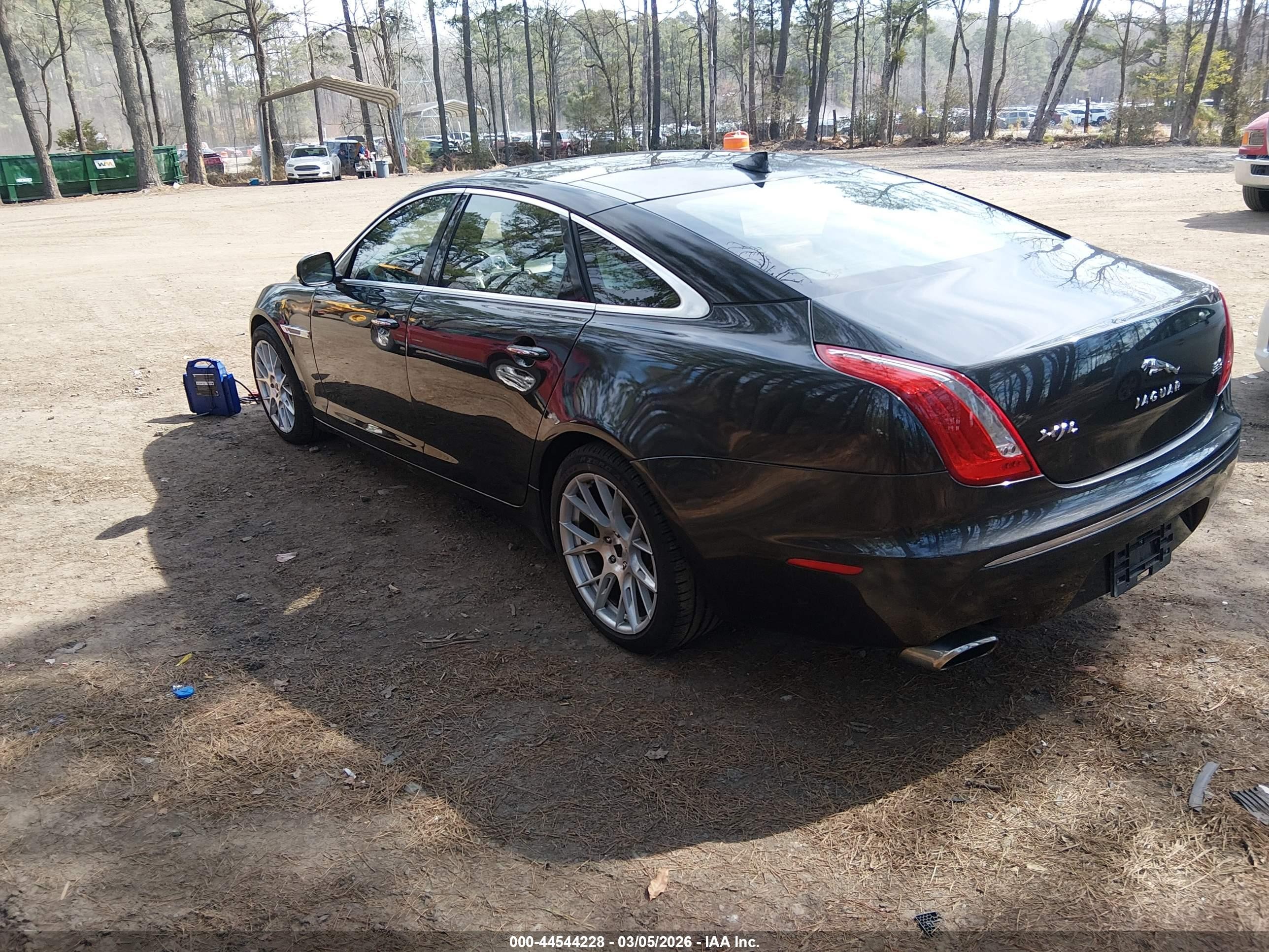 2013 Jaguar Xj Xjl Portfolio Black vin: SAJWJ2GD1D8V45709