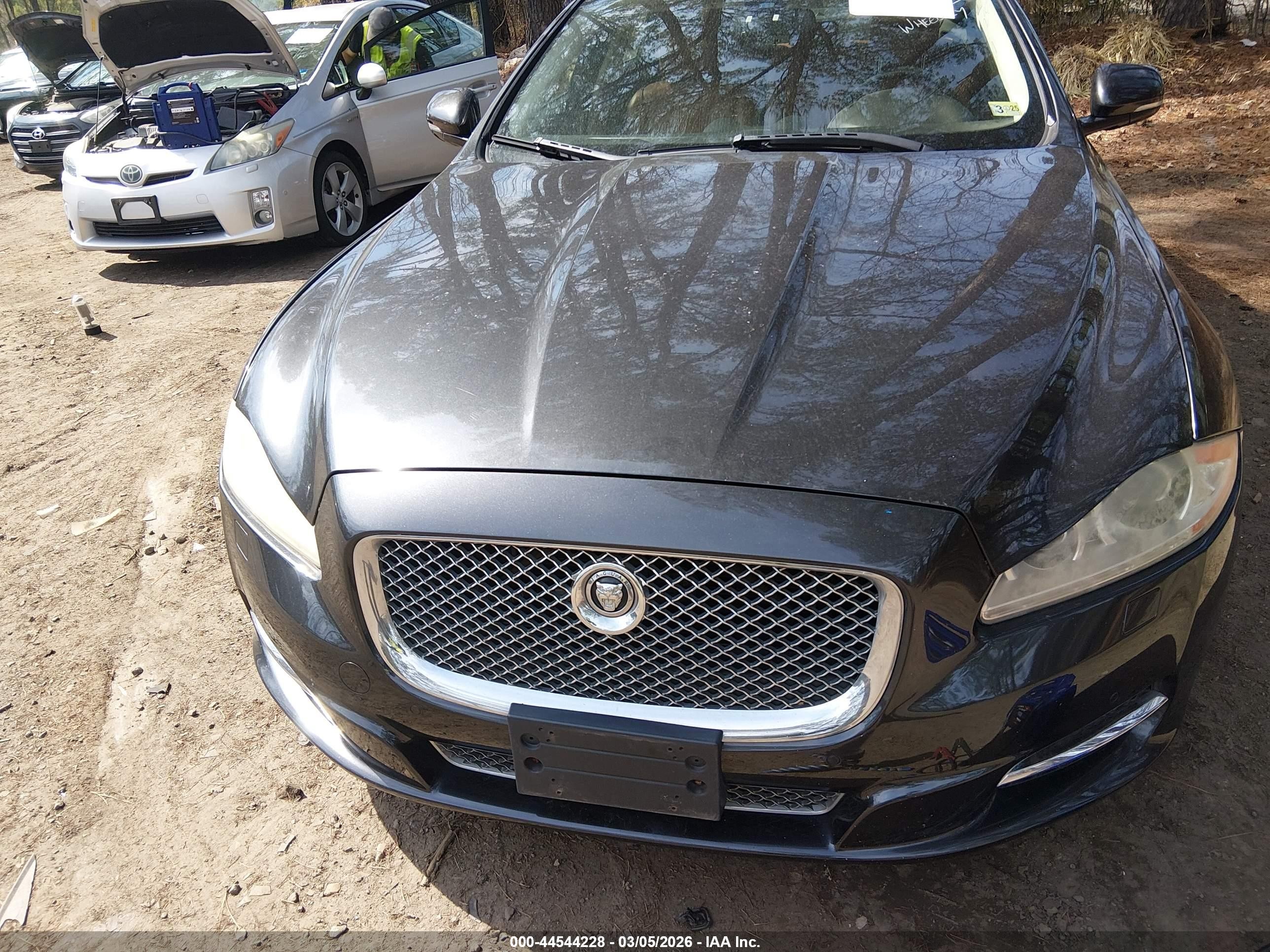 2013 Jaguar Xj Xjl Portfolio Black vin: SAJWJ2GD1D8V45709