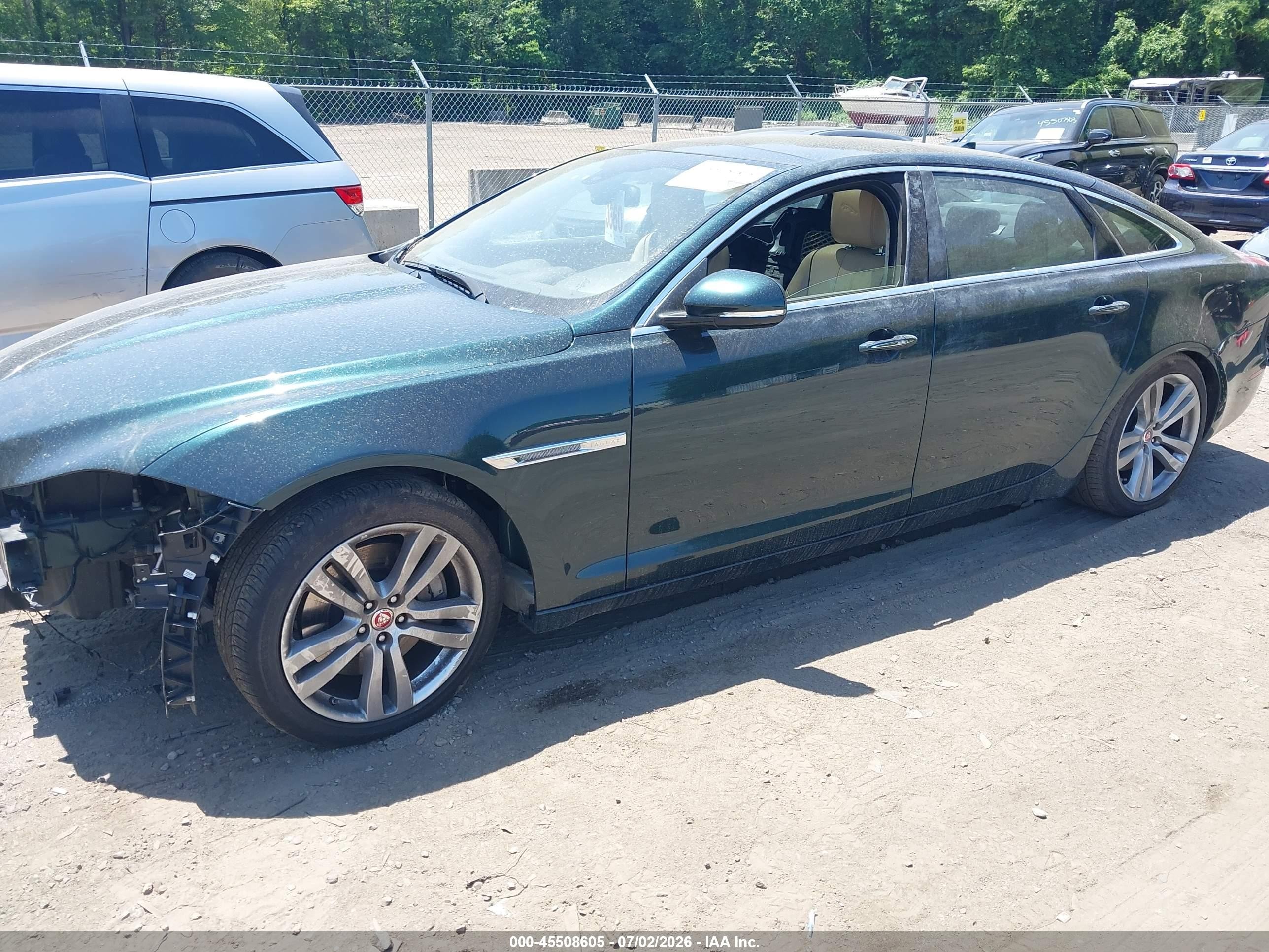 2013 Jaguar Xj Xjl Portfolio Зеленый vin: SAJWJ2GD2D8V50109