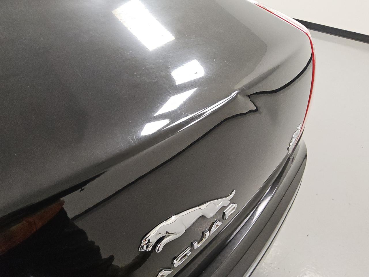 2014 Jaguar Xjl Portfolio Черный vin: SAJWJ2GD2E8V66439 Damage: Deck Lid, Dent(S) W/ Paint Dmg, 3 To 4 Inches