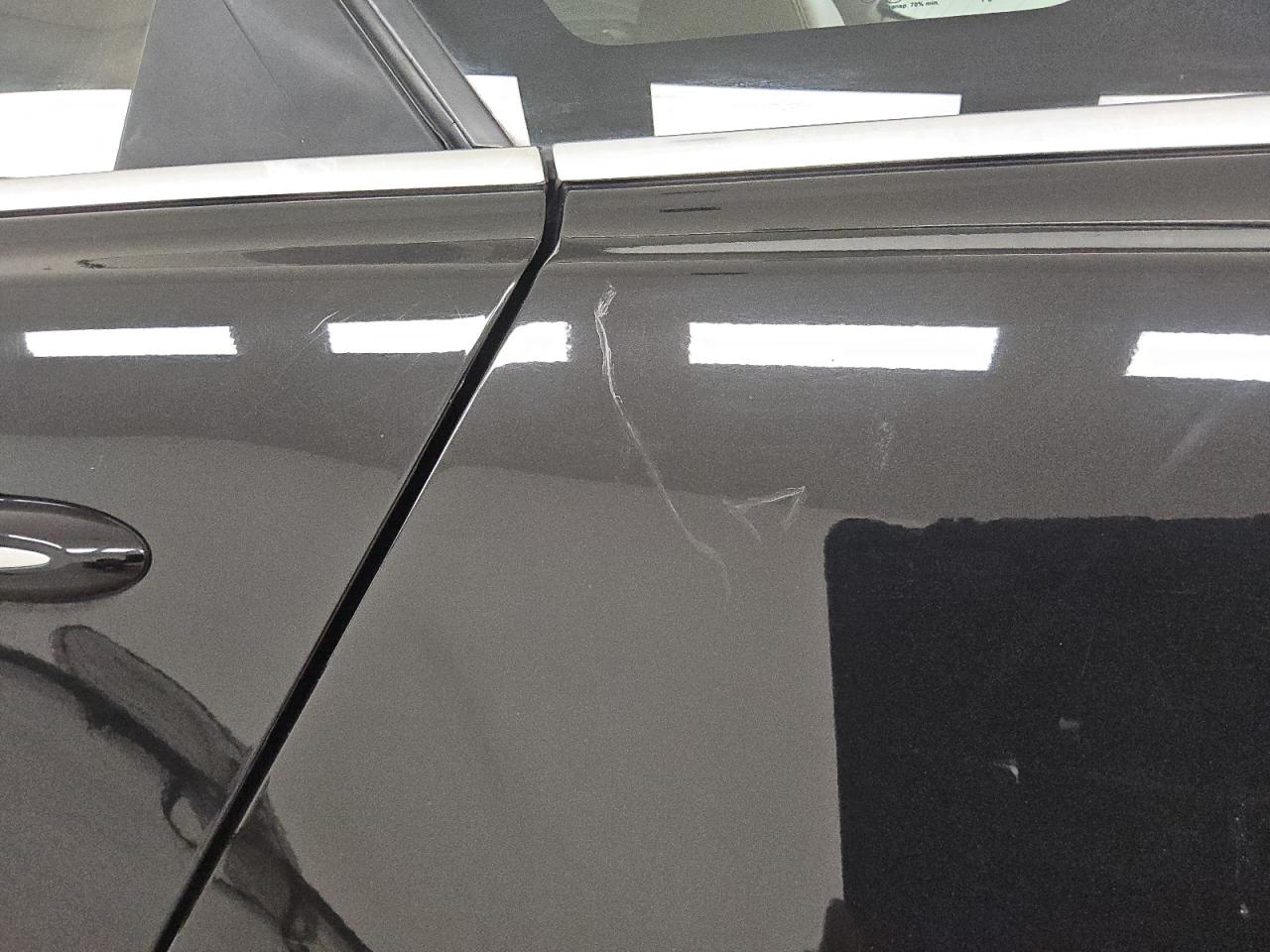 2014 Jaguar Xjl Portfolio Черный vin: SAJWJ2GD2E8V66439 Damage: Left Rear Door, Heavy Scratch, 4 To 5 Inches