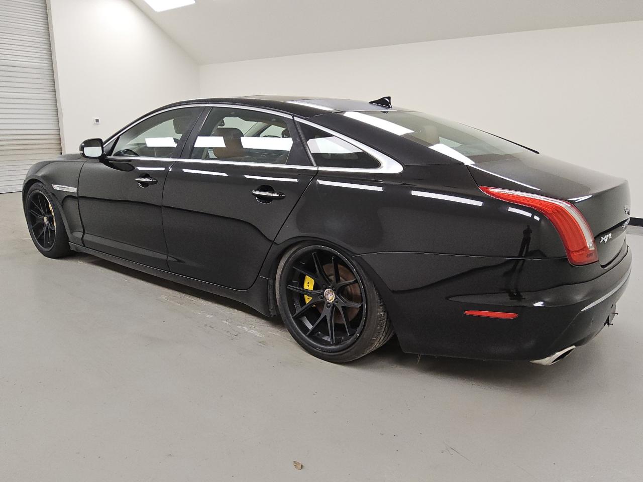 2014 Jaguar Xjl Portfolio Черный vin: SAJWJ2GD2E8V66439 Damage: Suspension, Inoperable, Repair Required