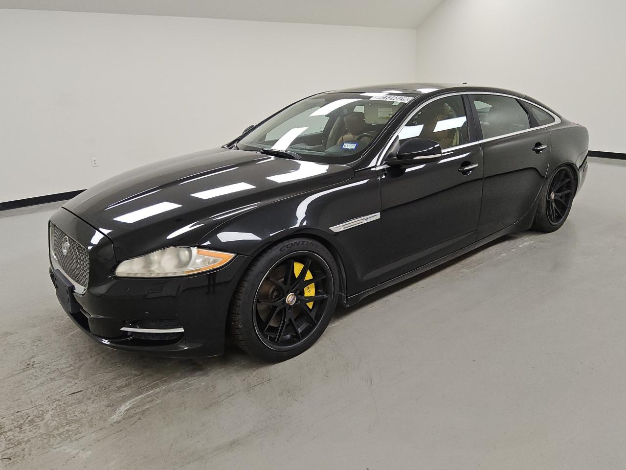 2014 Jaguar Xjl Portfolio Черный vin: SAJWJ2GD2E8V66439 Damage: Front Bumper, Curb Rash, 4 To 5 Inches