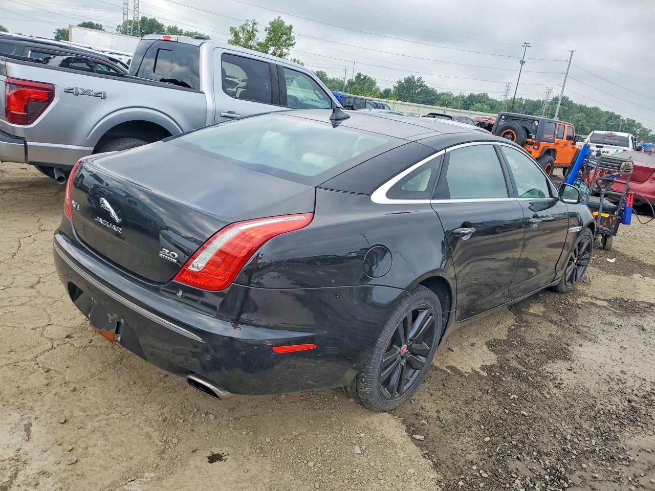 2015 Jaguar Xjl Portfolio Black vin: SAJWJ2GD3F8V75295