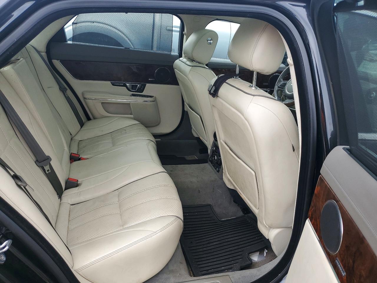 2015 Jaguar Xjl Portfolio Black vin: SAJWJ2GD3F8V75295