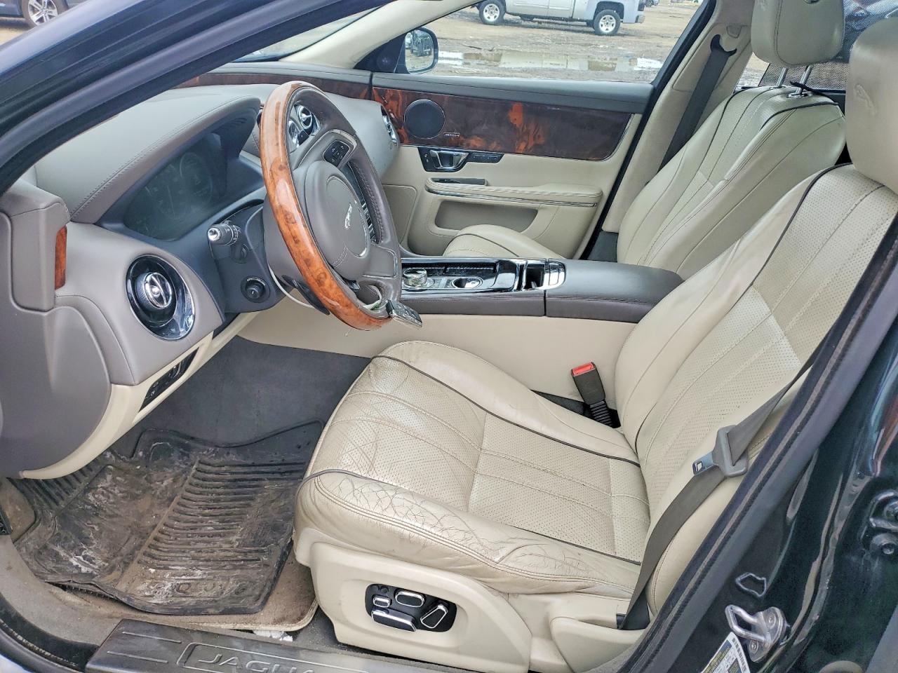 2015 Jaguar Xjl Portfolio Black vin: SAJWJ2GD3F8V75295
