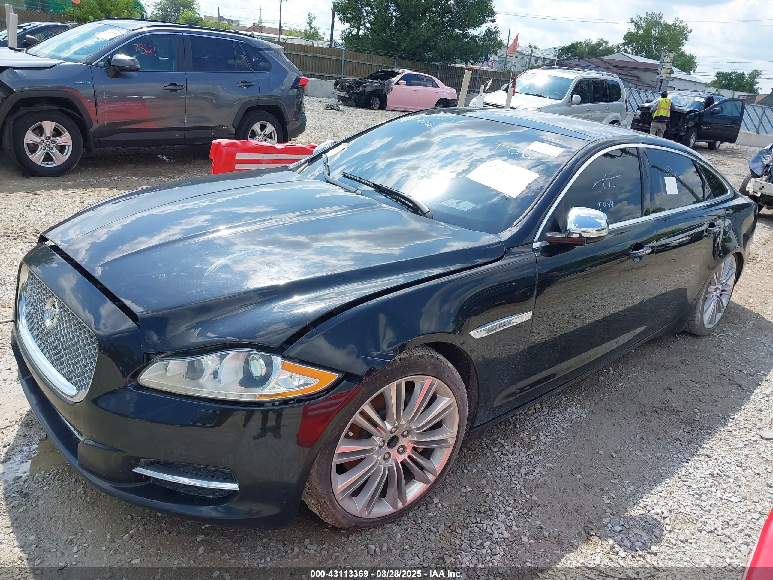 2013 Jaguar Xj Xjl Portfolio Black vin: SAJWJ2GD8D8V47764