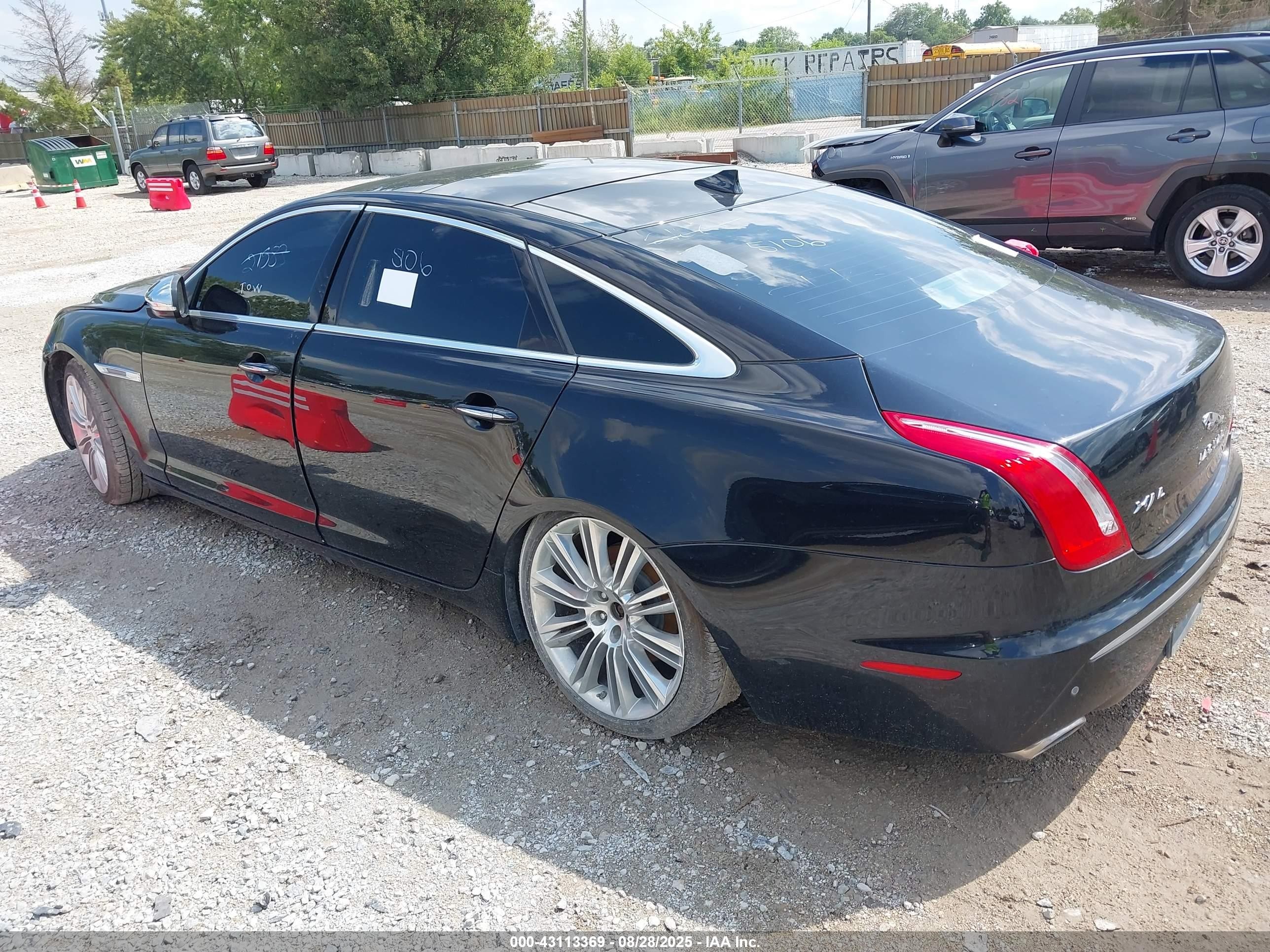 2013 Jaguar Xj Xjl Portfolio Black vin: SAJWJ2GD8D8V47764