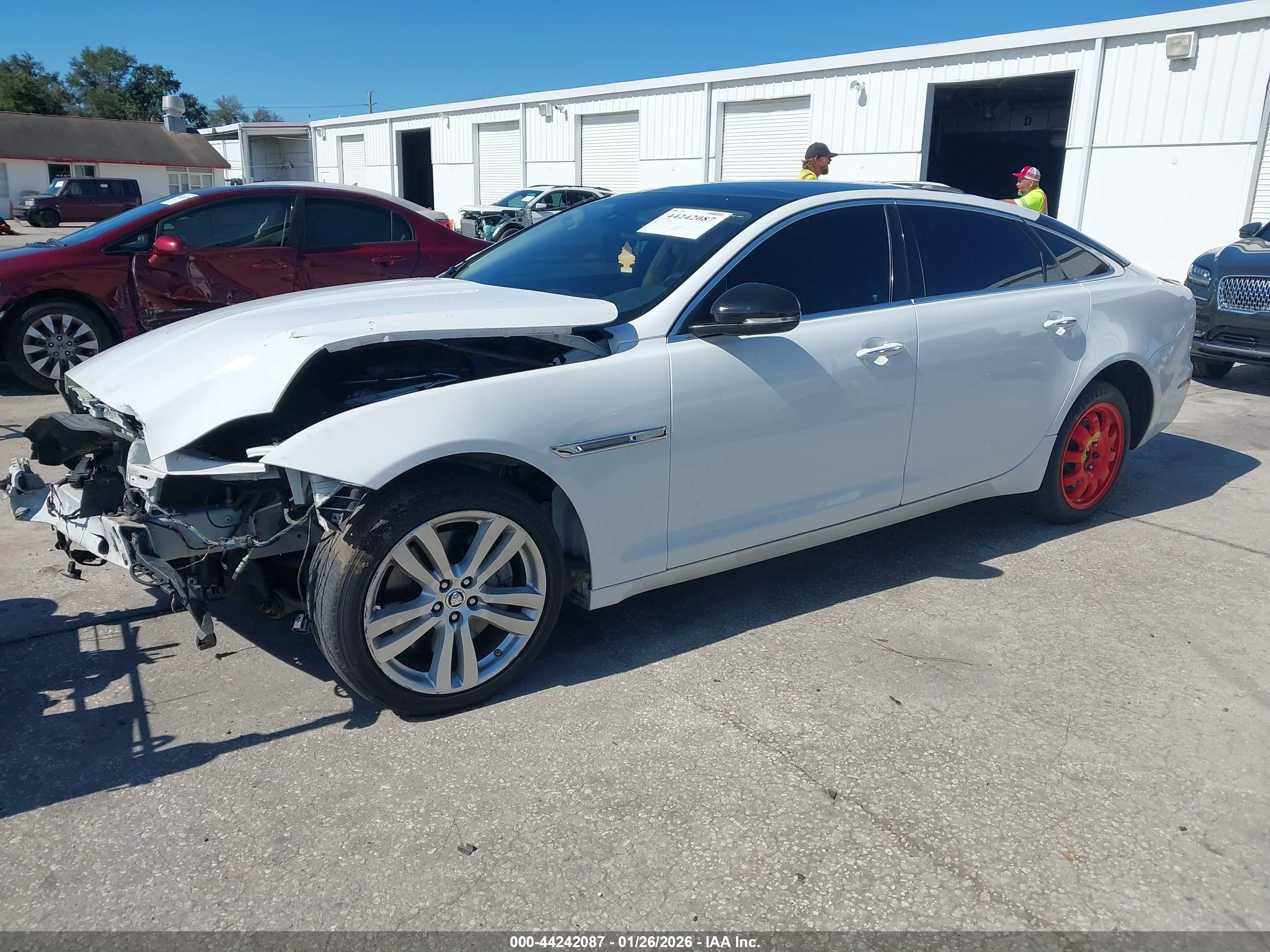 2013 Jaguar Xj Xjl Portfolio White vin: SAJWJ2GD8D8V50437