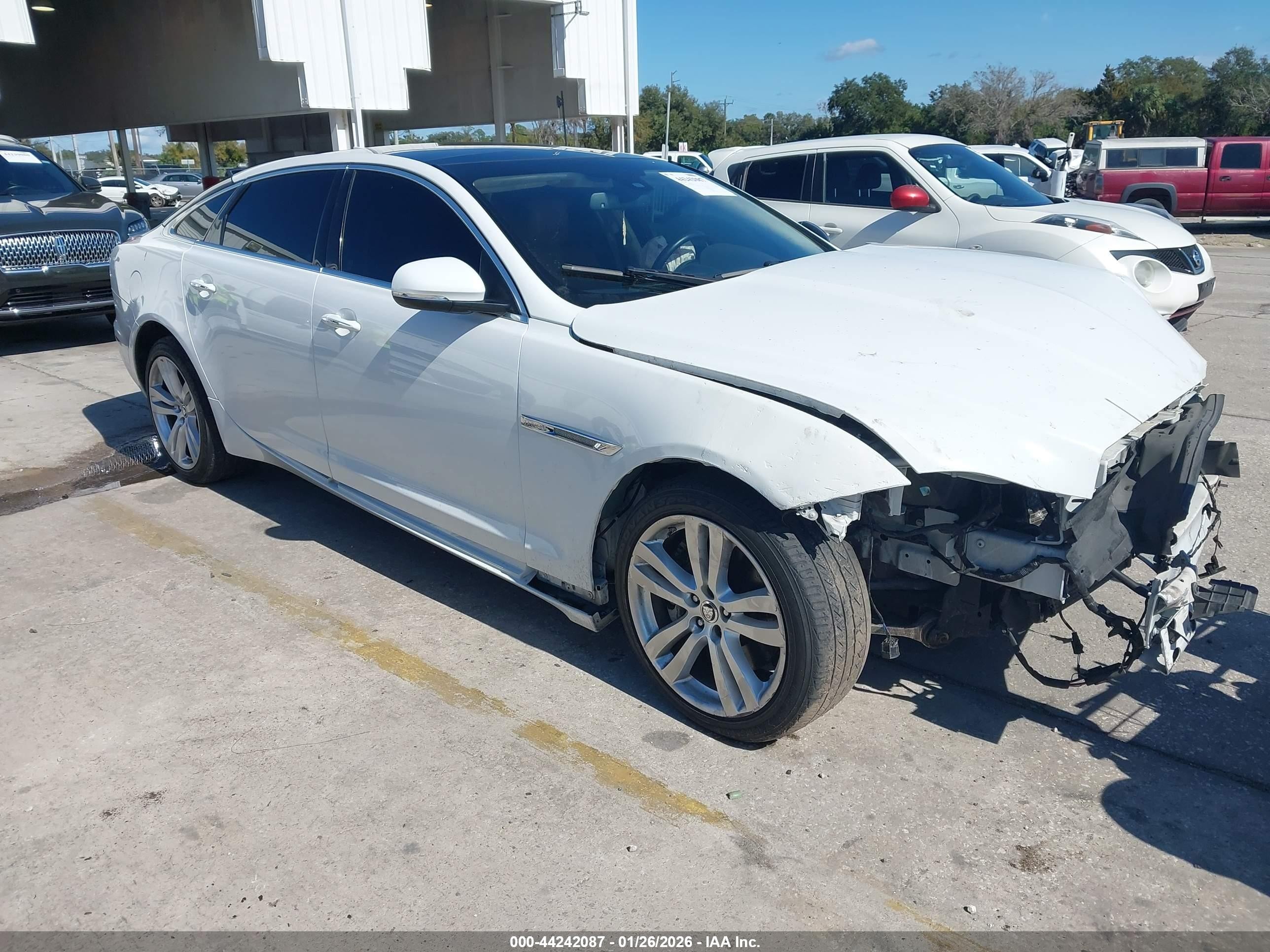 2013 Jaguar Xj Xjl Portfolio White vin: SAJWJ2GD8D8V50437