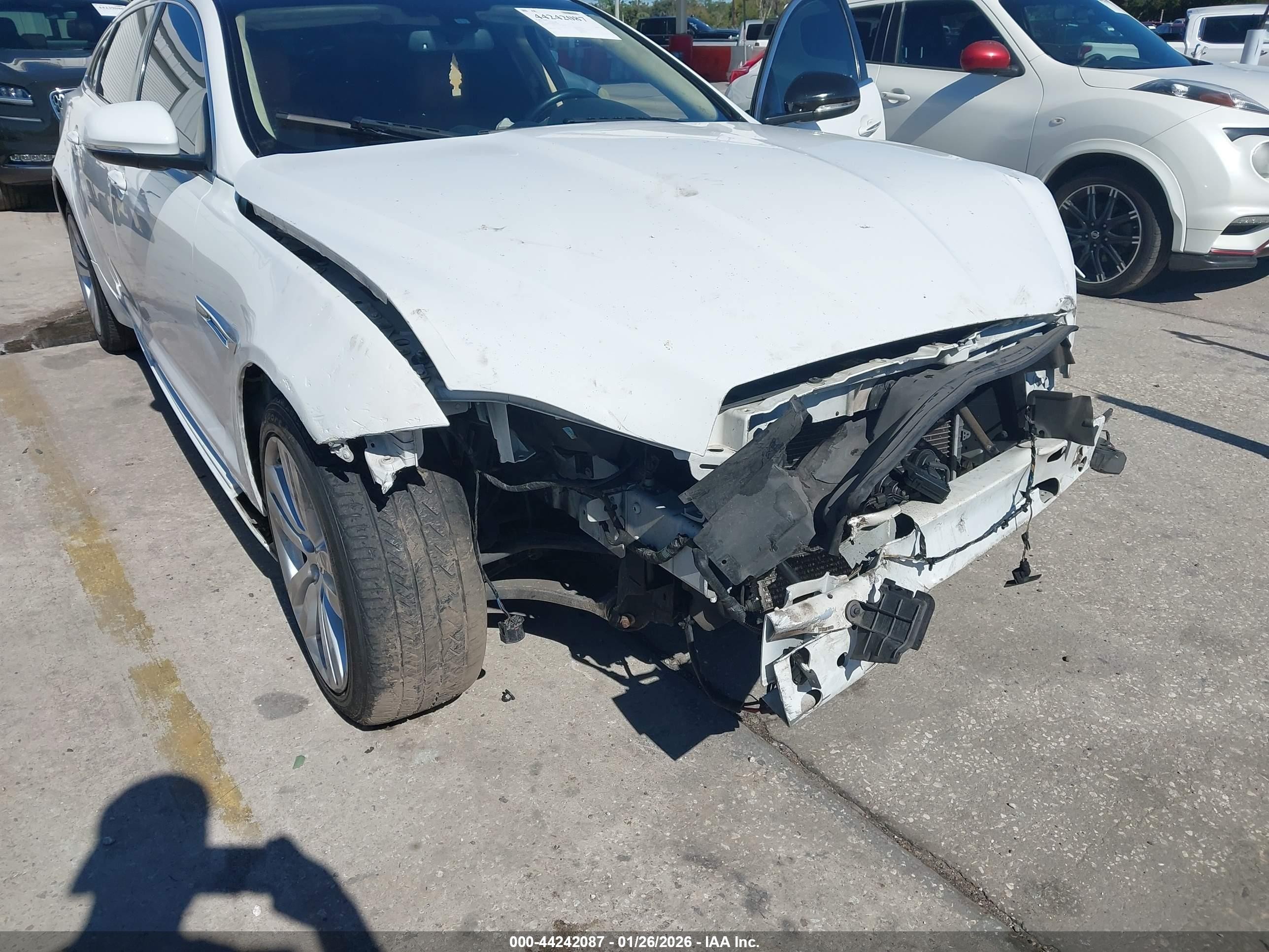 2013 Jaguar Xj Xjl Portfolio White vin: SAJWJ2GD8D8V50437