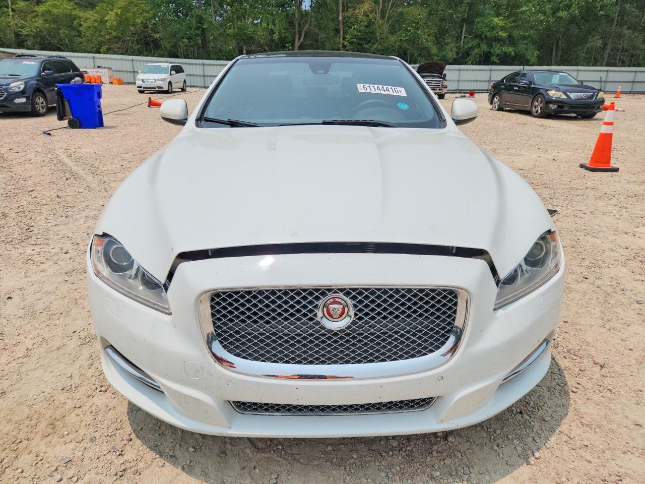 2015 Jaguar Xjl Portfolio White vin: SAJWJ2GD8F8V88561