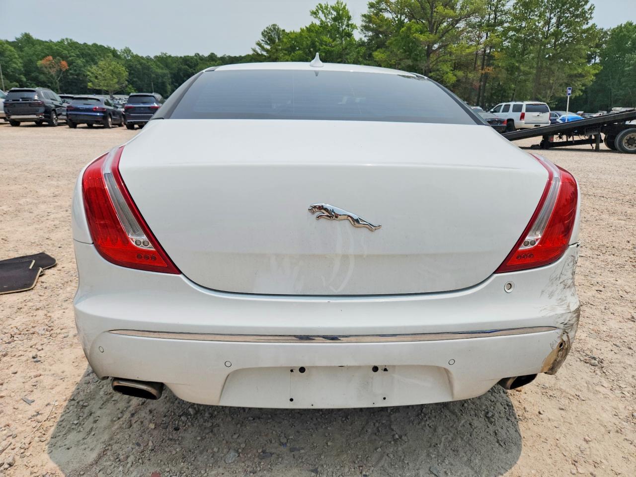 2015 Jaguar Xjl Portfolio White vin: SAJWJ2GD8F8V88561