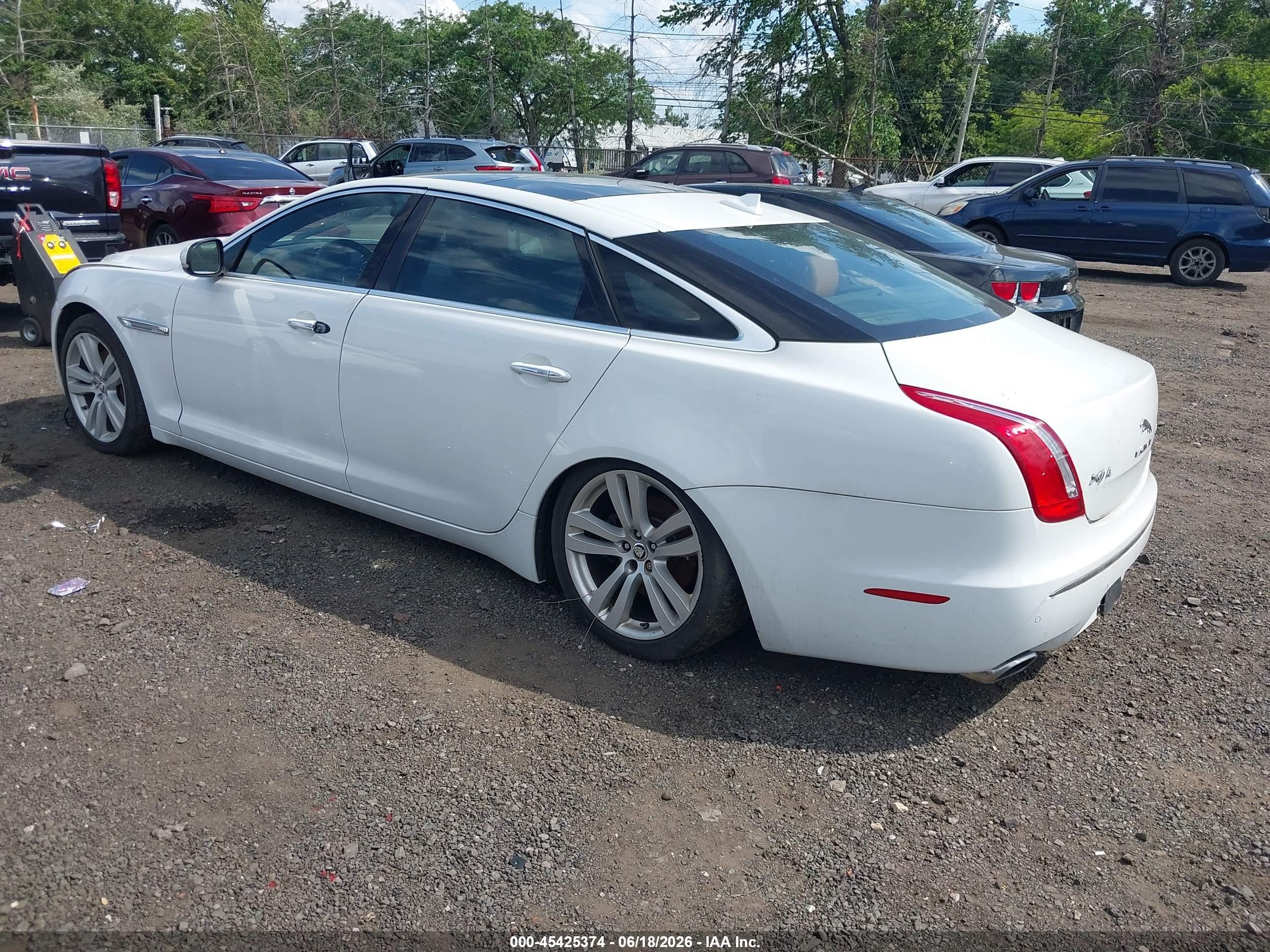 2013 Jaguar Xj Xjl Portfolio White vin: SAJWJ2GD9D8V46428