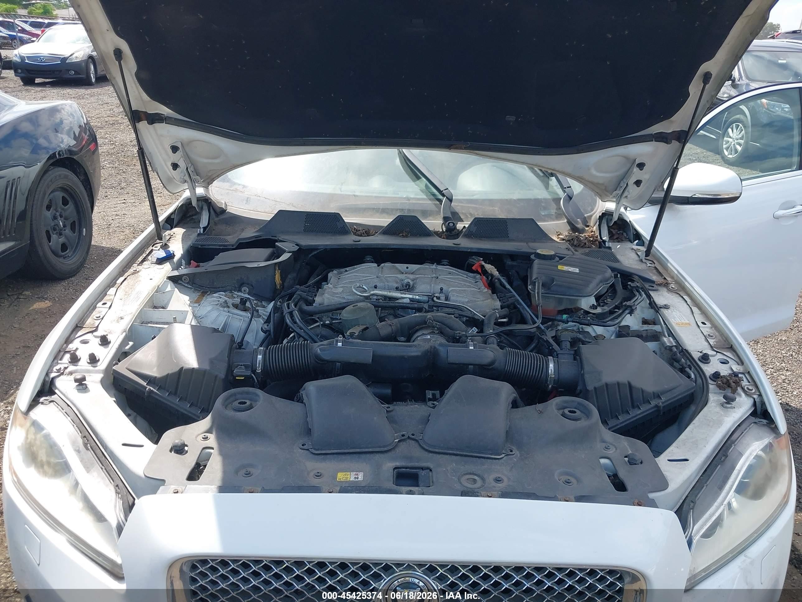 2013 Jaguar Xj Xjl Portfolio White vin: SAJWJ2GD9D8V46428